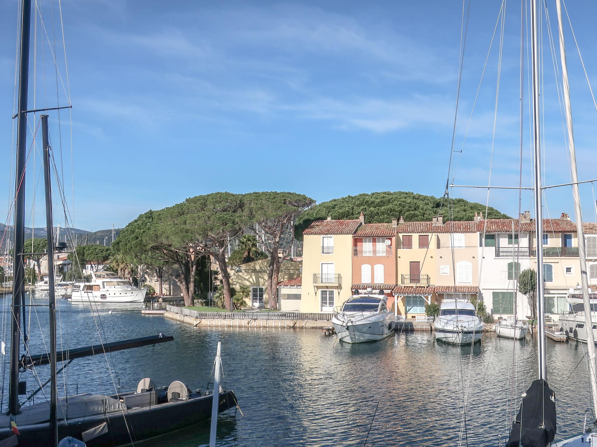 Foto 1 - Apartamento de 1 habitación en Grimaud con vistas al mar