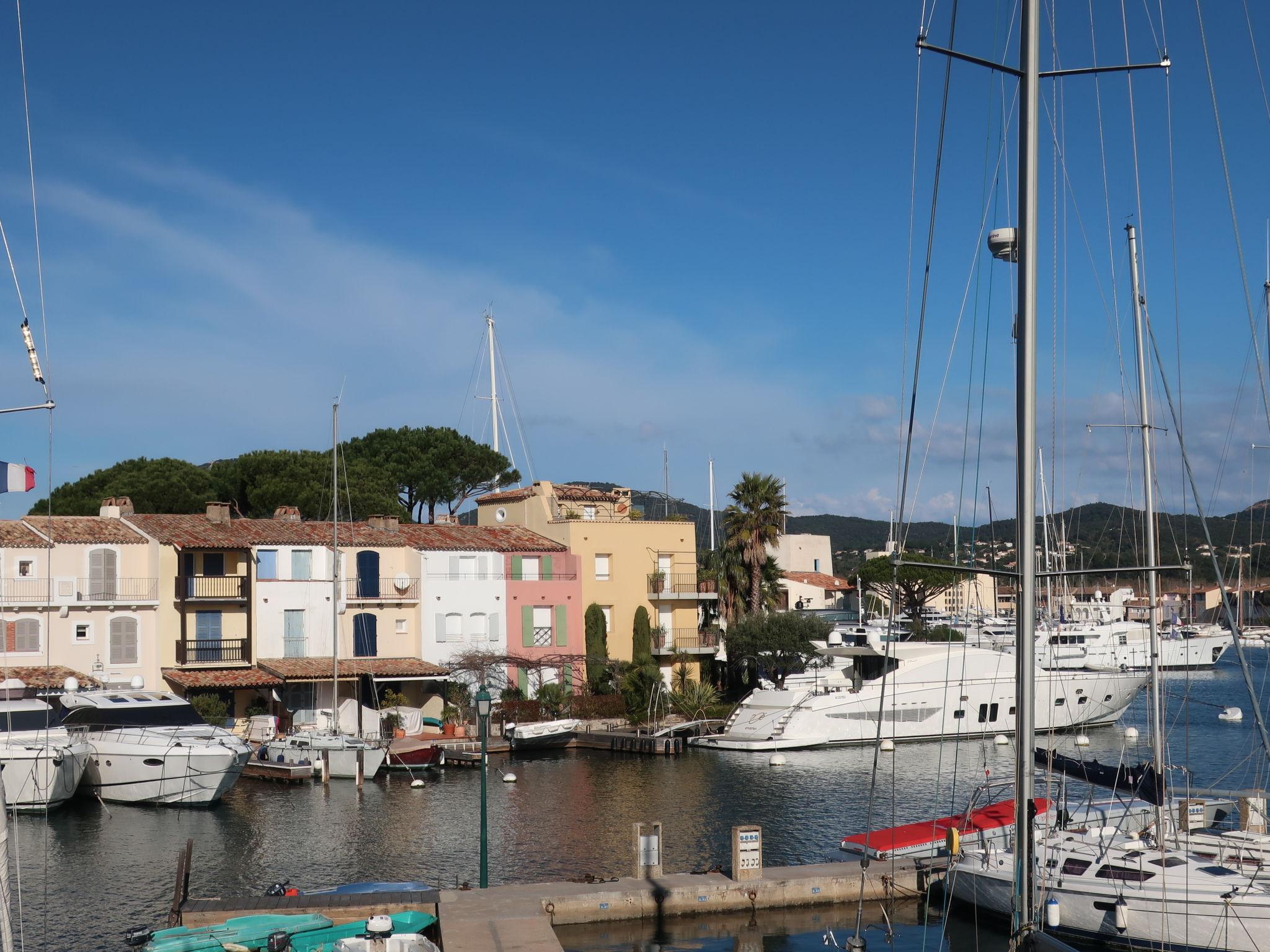 Foto 14 - Appartamento con 1 camera da letto a Grimaud con vista mare