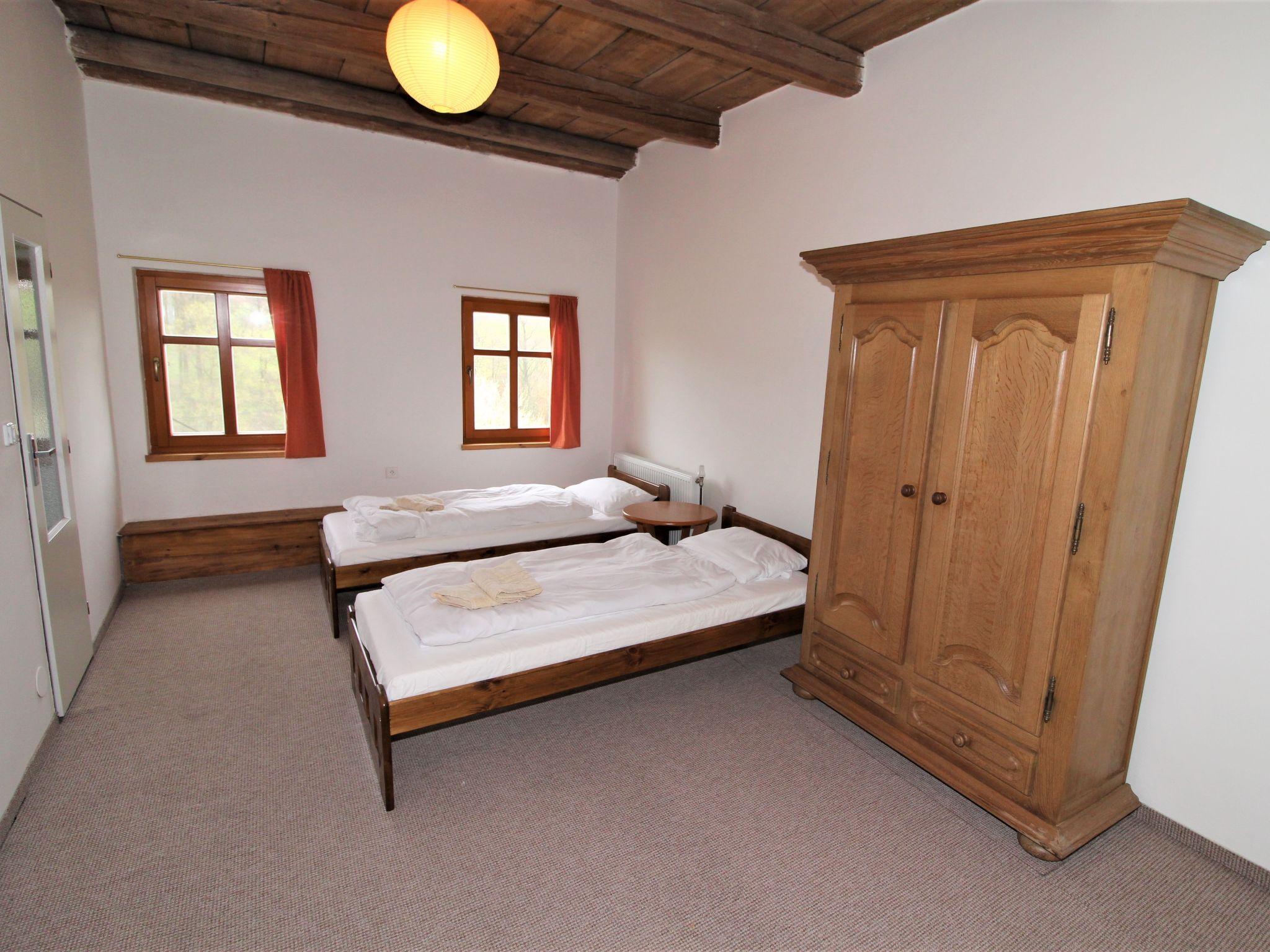 Foto 22 - Haus mit 4 Schlafzimmern in Martínkovice mit privater pool und garten