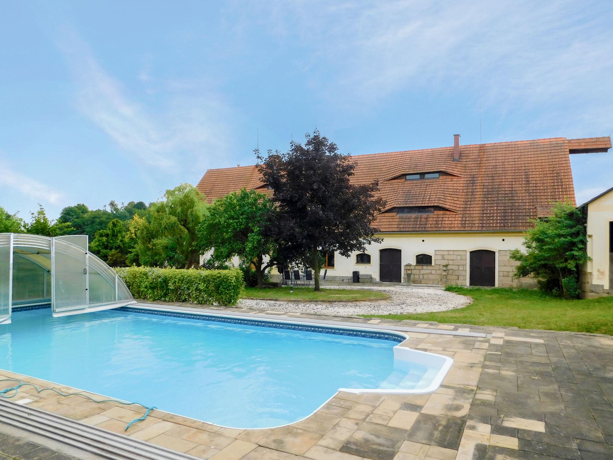 Foto 1 - Casa de 4 habitaciones en Martínkovice con piscina privada y jardín