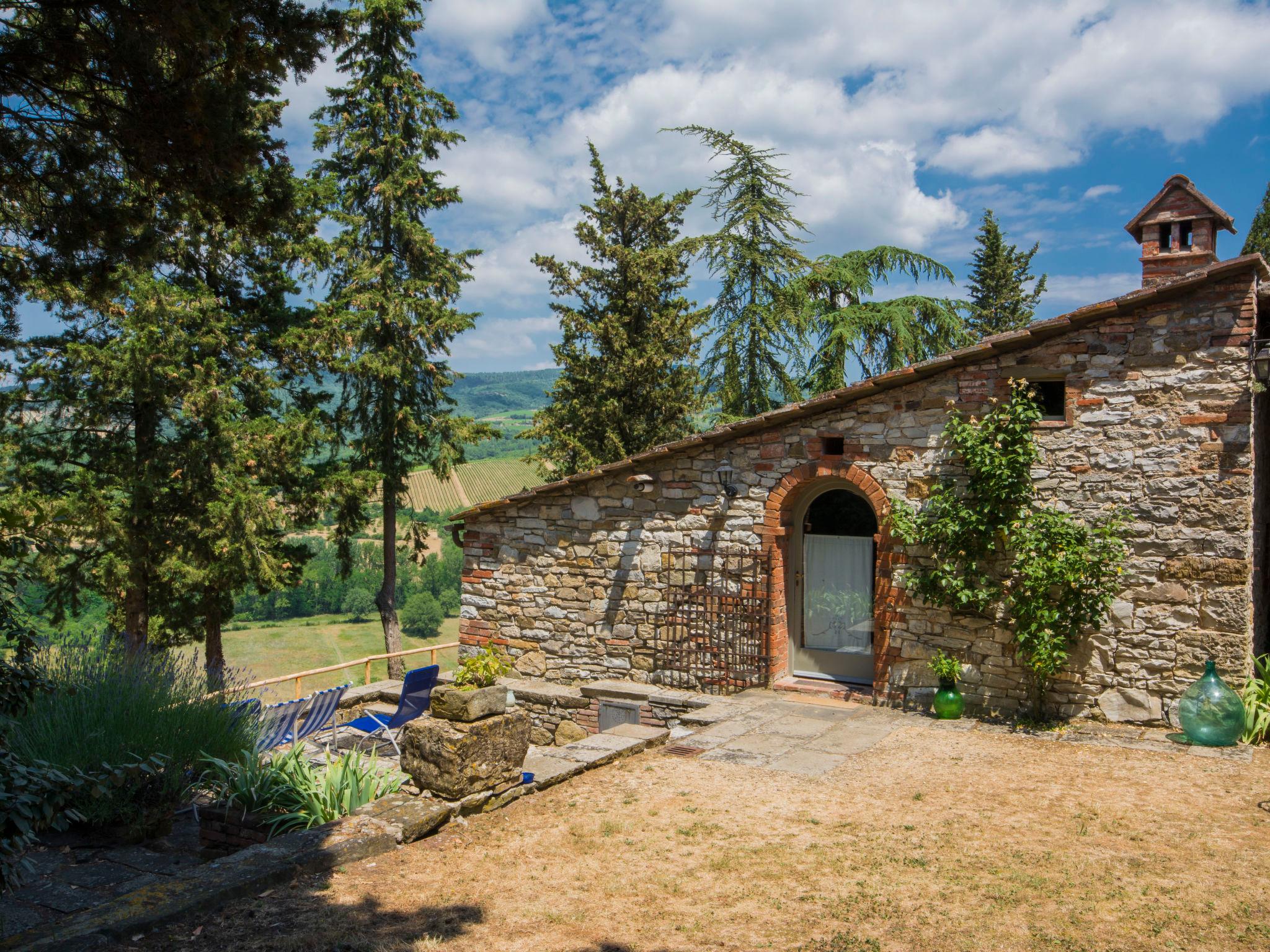 Foto 2 - Casa con 2 camere da letto a Radda in Chianti con piscina e giardino