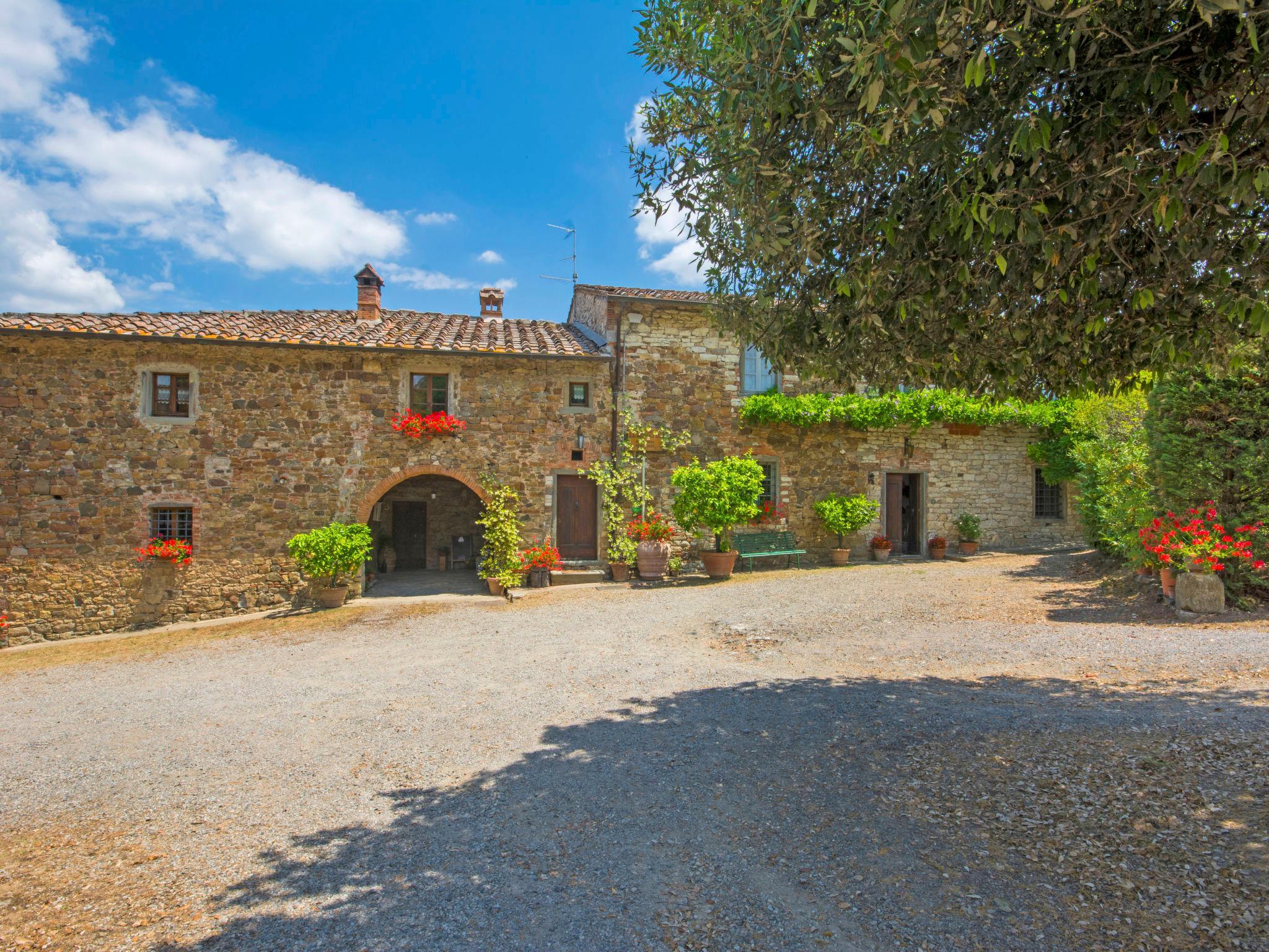 Foto 13 - Casa con 2 camere da letto a Radda in Chianti con piscina e giardino