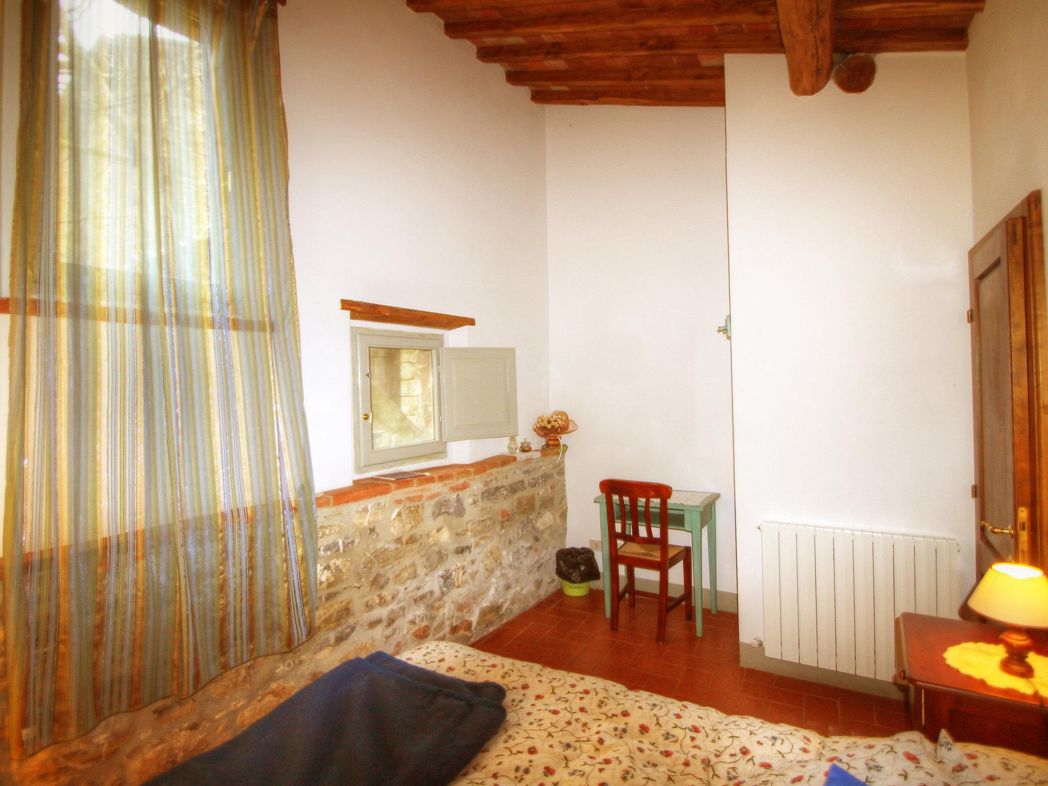 Photo 10 - 2 bedroom House in Radda in Chianti with swimming pool and garden