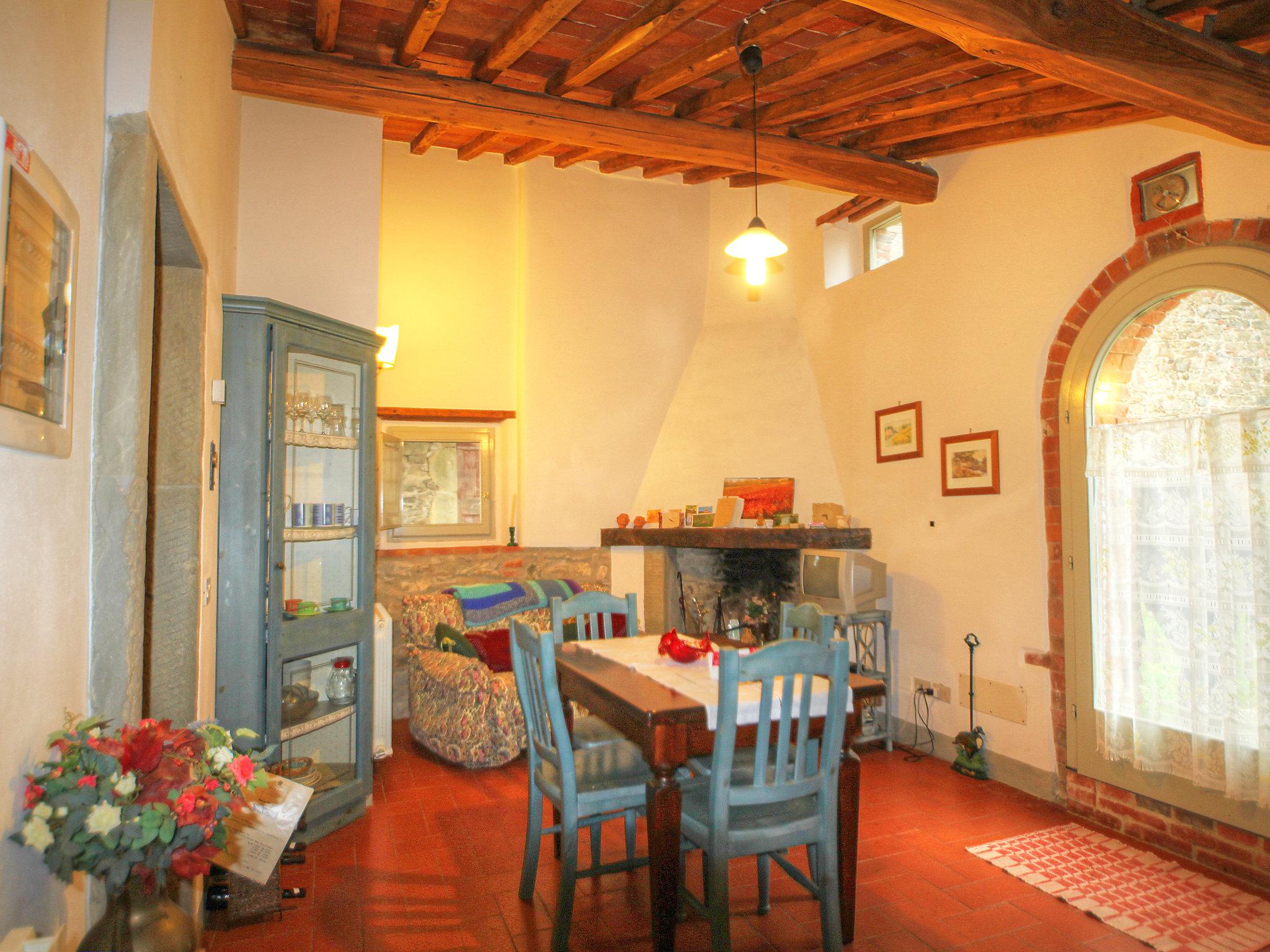 Foto 4 - Haus mit 2 Schlafzimmern in Radda in Chianti mit schwimmbad und garten