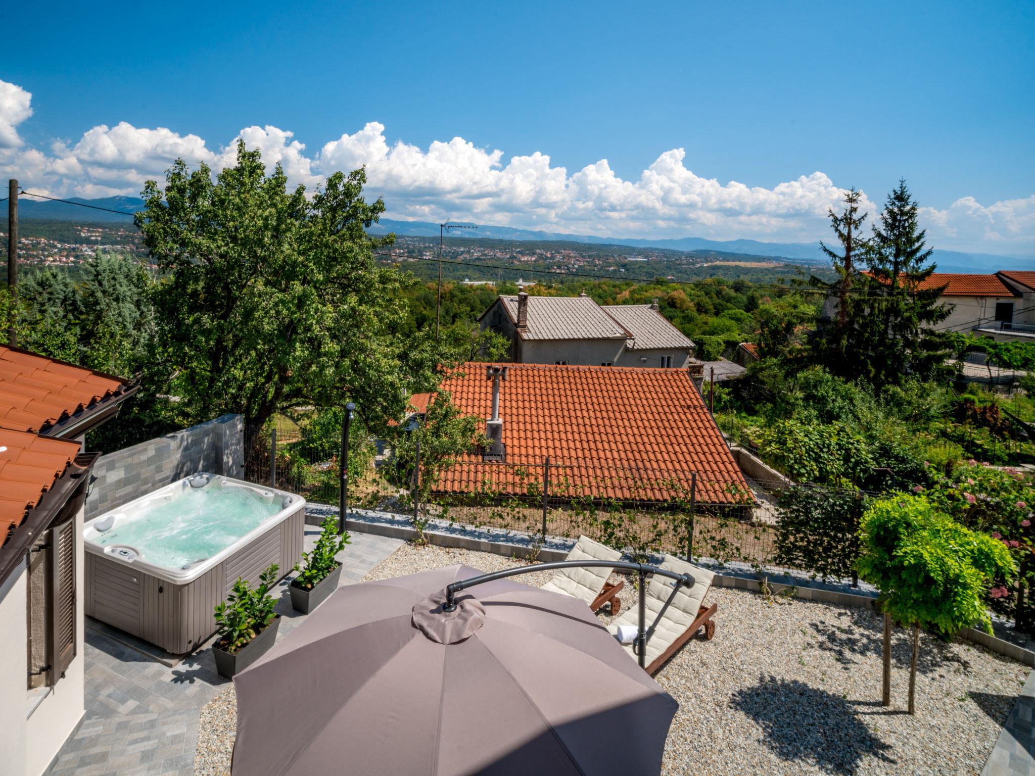 Foto 16 - Casa con 3 camere da letto a Kastav con piscina privata e vista mare