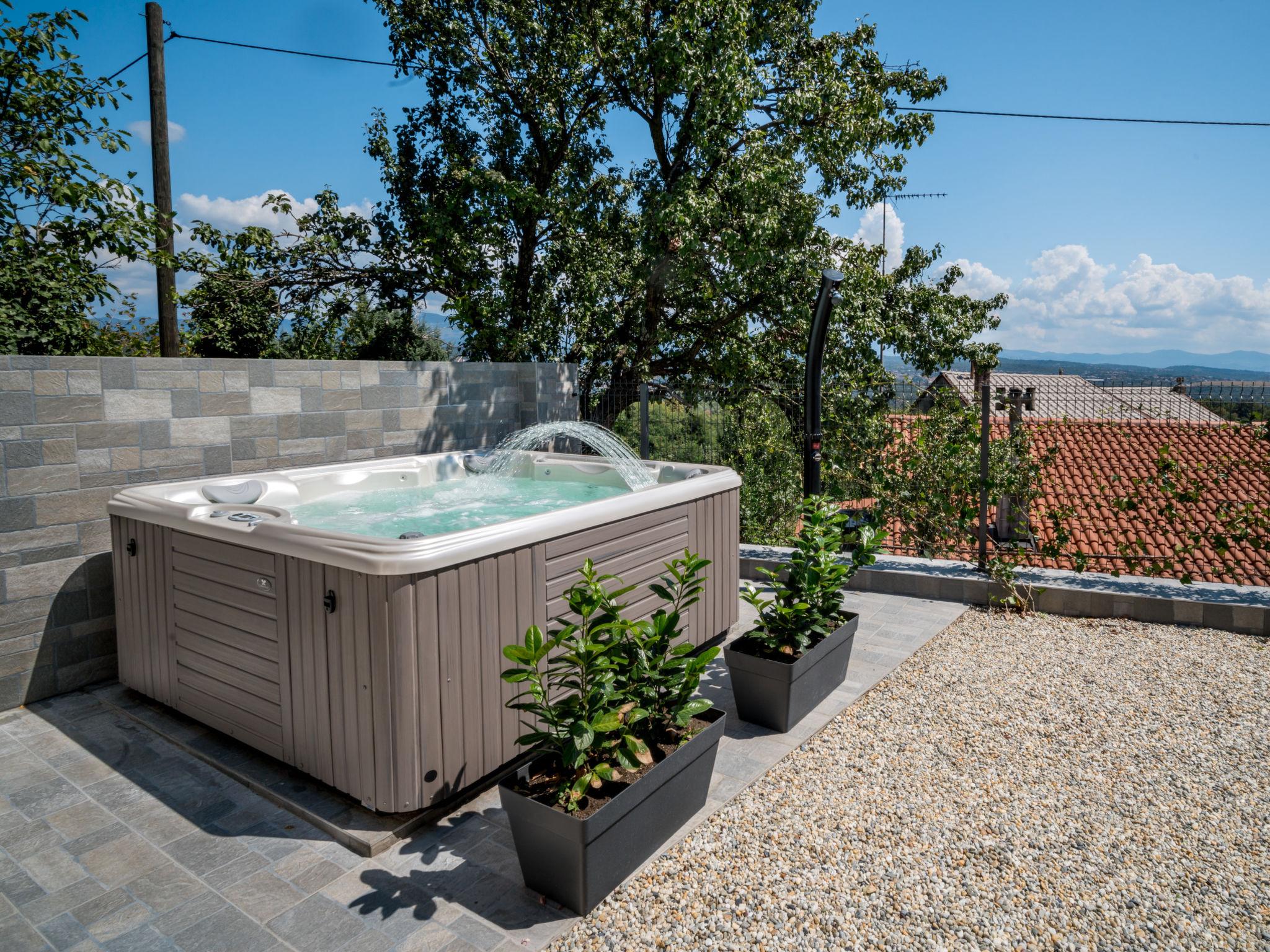 Photo 18 - Maison de 3 chambres à Kastav avec piscine privée et vues à la mer