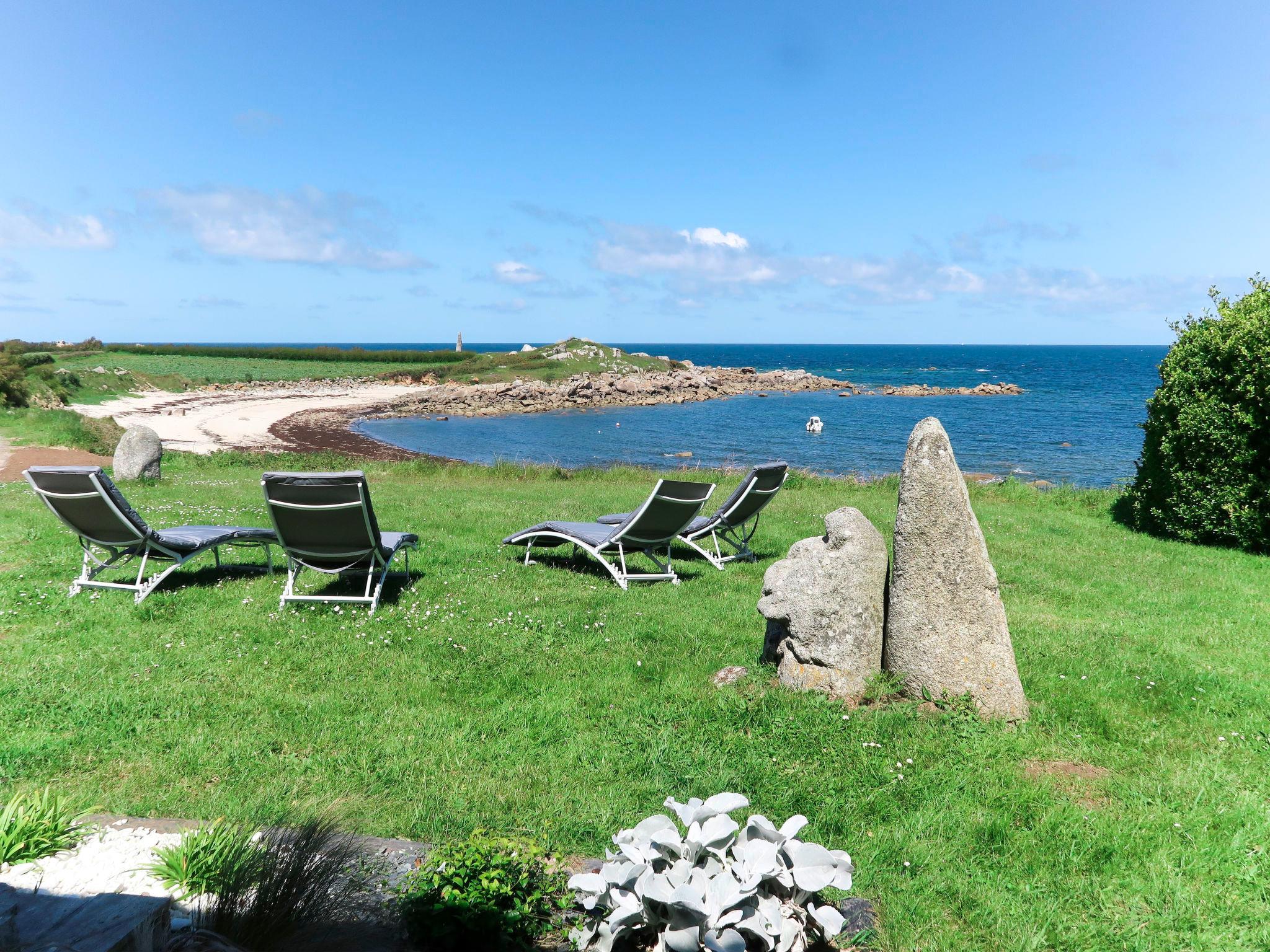 Photo 1 - Maison de 2 chambres à Plouescat avec terrasse et vues à la mer