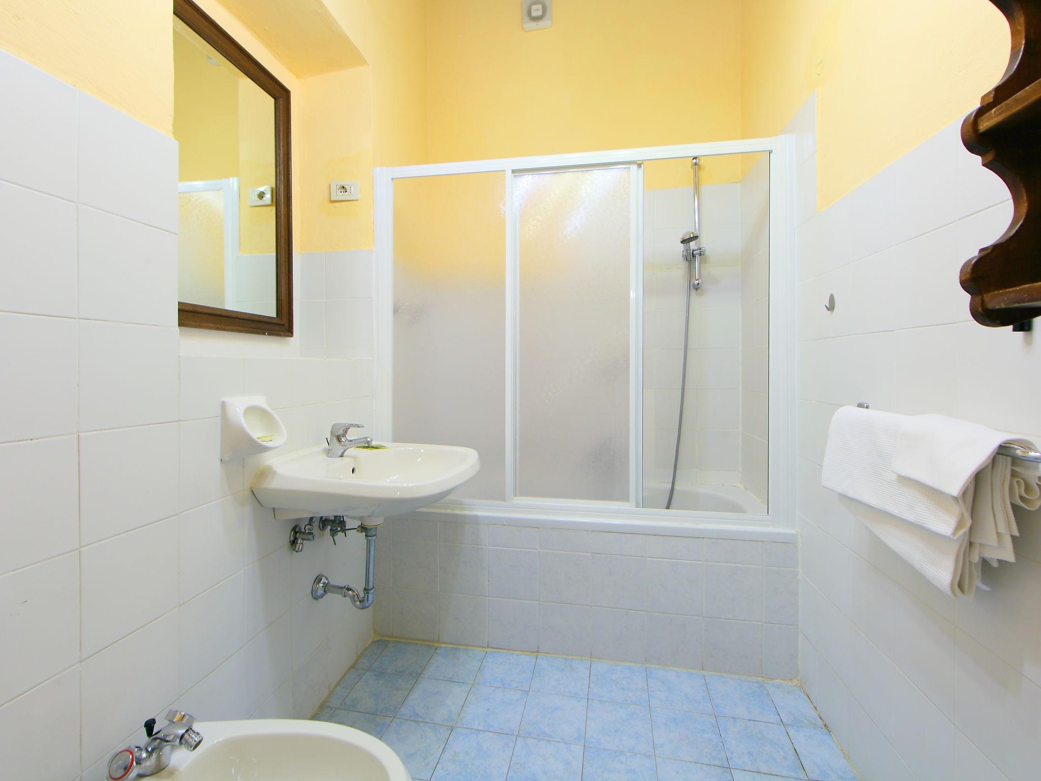 Foto 18 - Apartamento de 3 quartos em Pelago com piscina e jardim