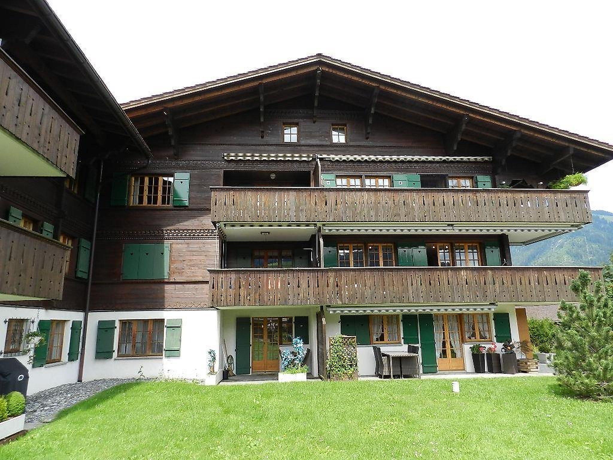 Foto 2 - Apartment mit 1 Schlafzimmer in Zweisimmen