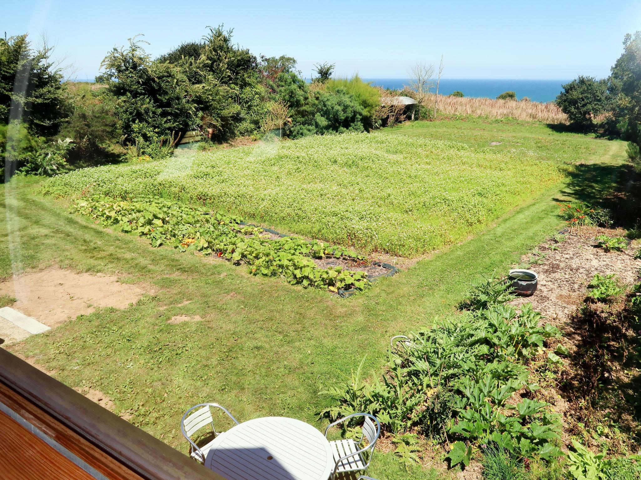 Foto 10 - Casa de 2 quartos em Locquirec com jardim e vistas do mar