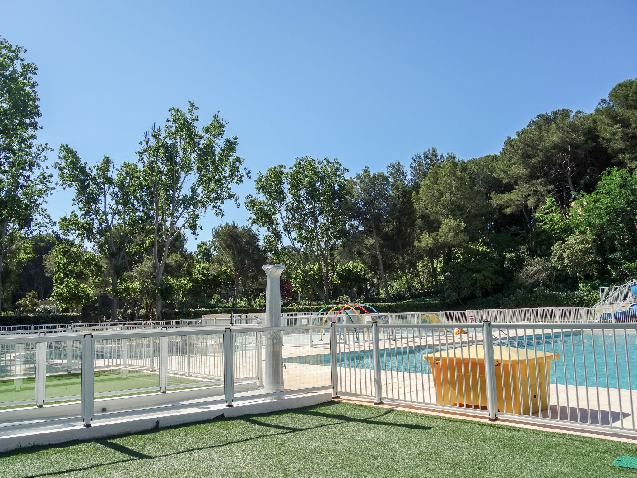 Photo 22 - Appartement de 1 chambre à Six-Fours-les-Plages avec piscine et vues à la mer