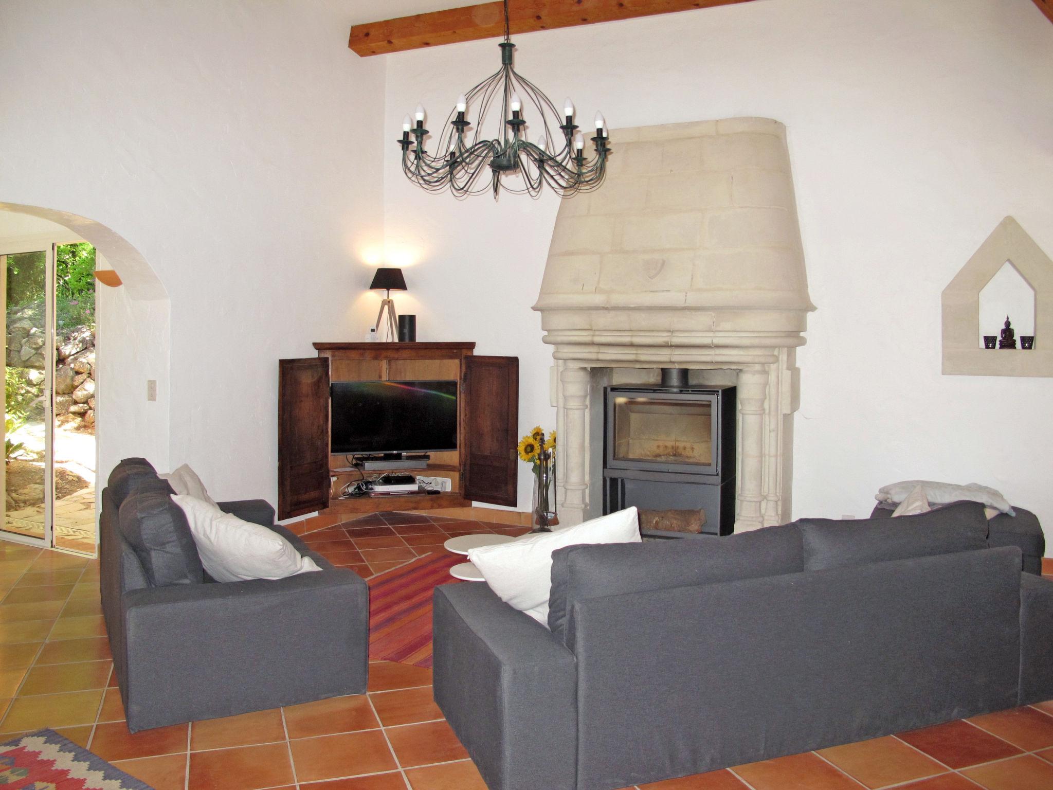 Photo 8 - 4 bedroom House in Bagnols-en-Forêt with private pool and garden