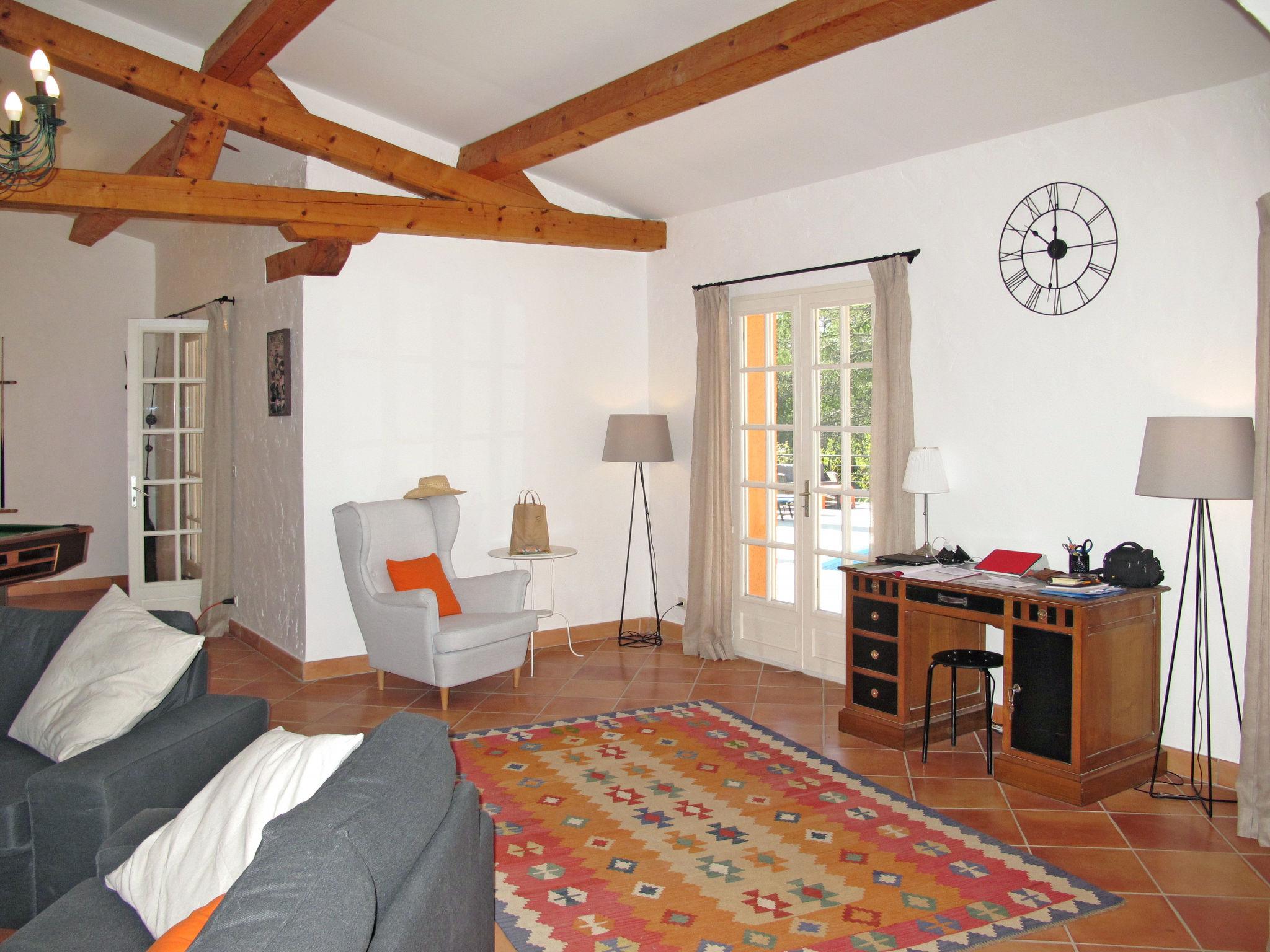 Foto 7 - Casa con 4 camere da letto a Bagnols-en-Forêt con piscina privata e giardino