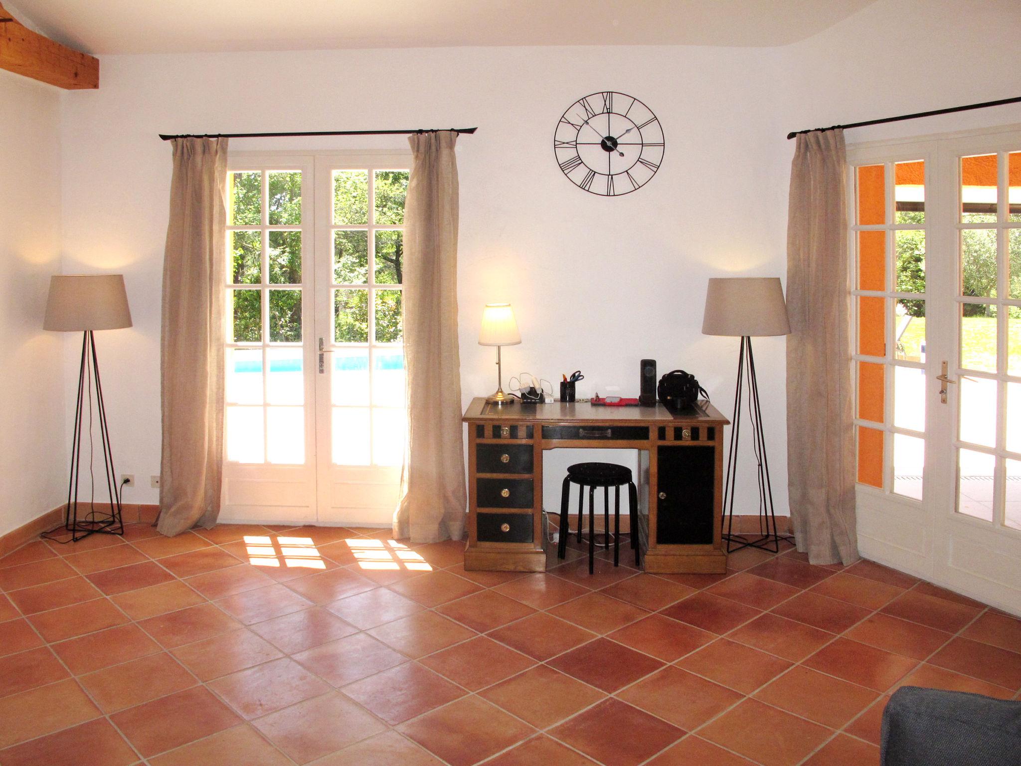 Photo 9 - 4 bedroom House in Bagnols-en-Forêt with private pool and garden