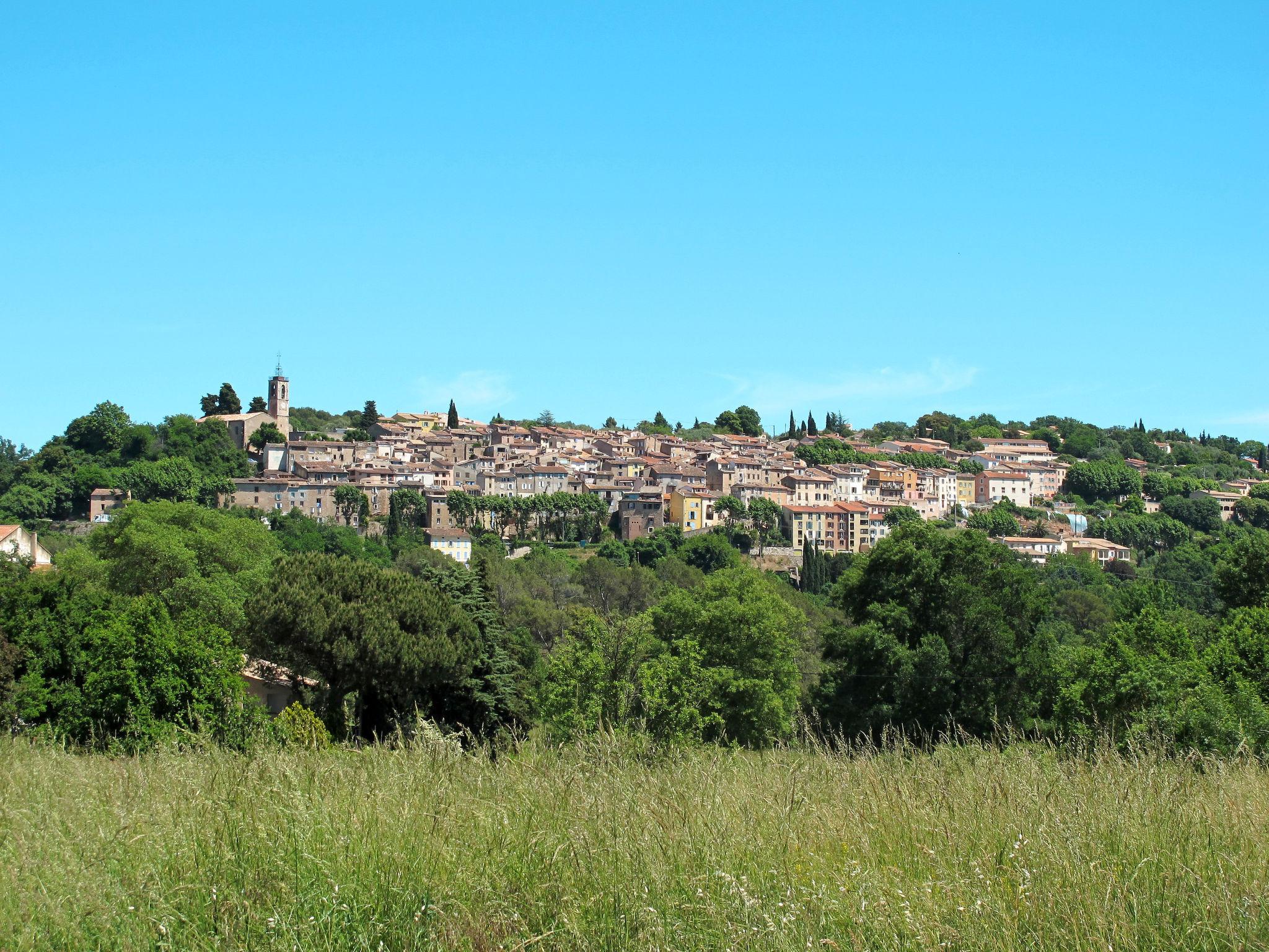 Photo 24 - 2 bedroom House in Bagnols-en-Forêt with private pool and garden