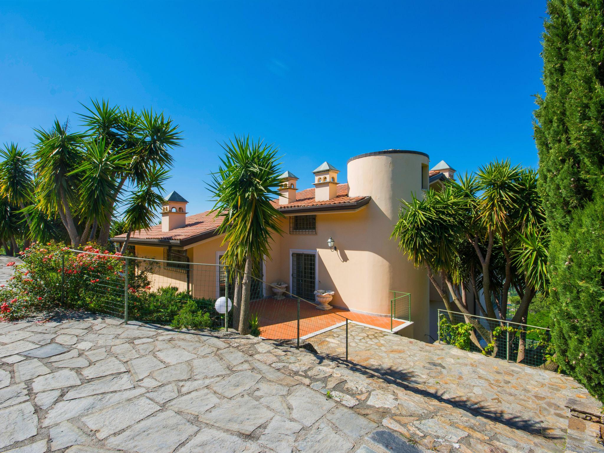 Foto 44 - Casa de 4 quartos em Montignoso com piscina privada e vistas do mar