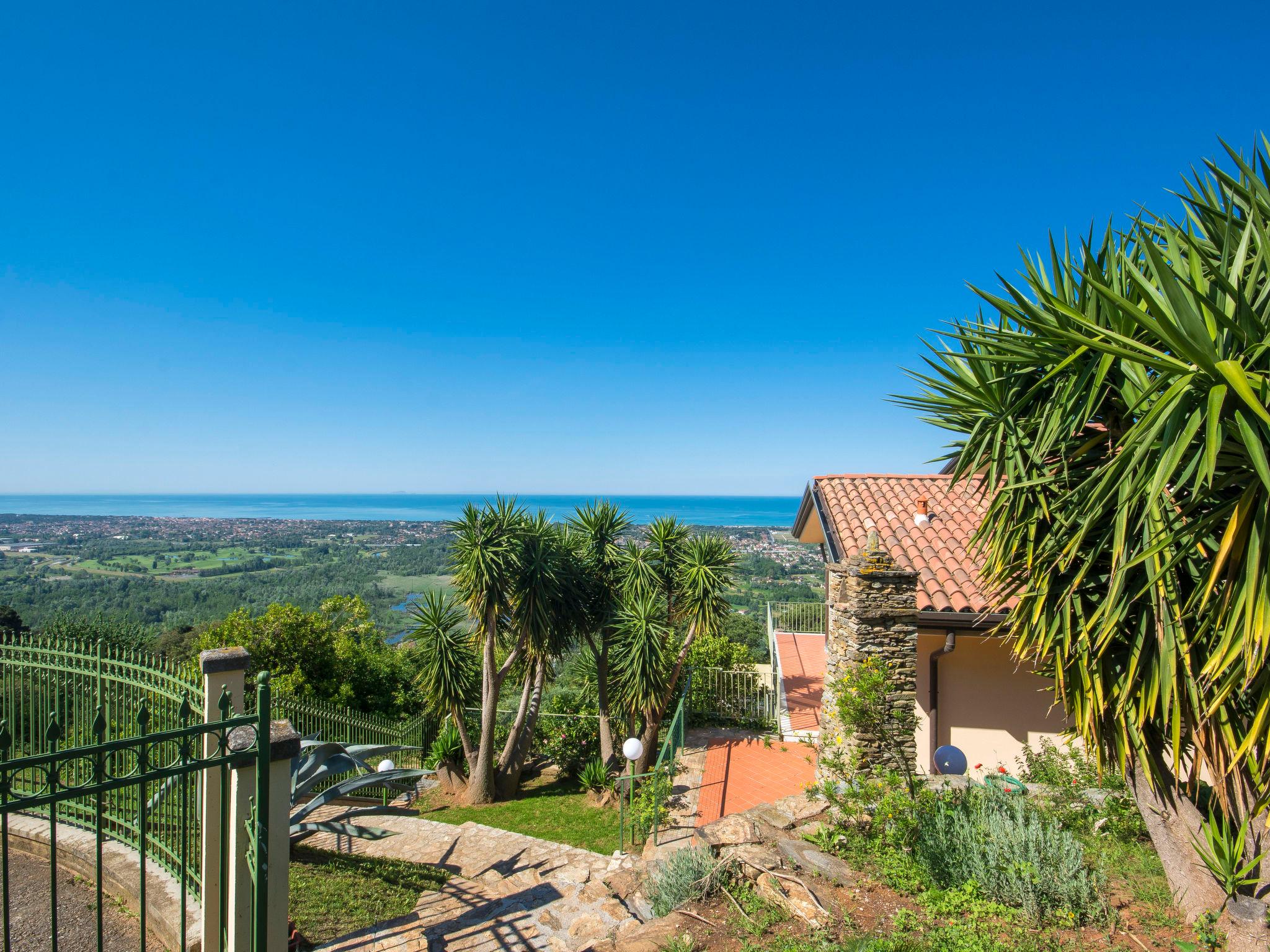 Foto 42 - Haus mit 4 Schlafzimmern in Montignoso mit privater pool und blick aufs meer