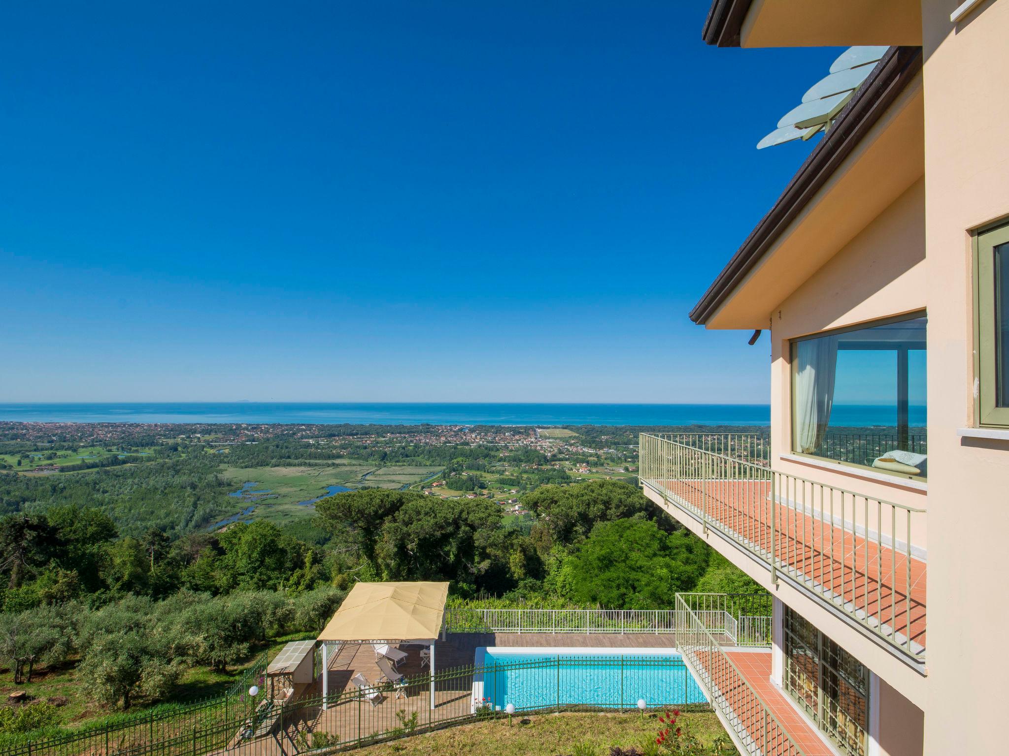 Photo 38 - Maison de 4 chambres à Montignoso avec piscine privée et vues à la mer