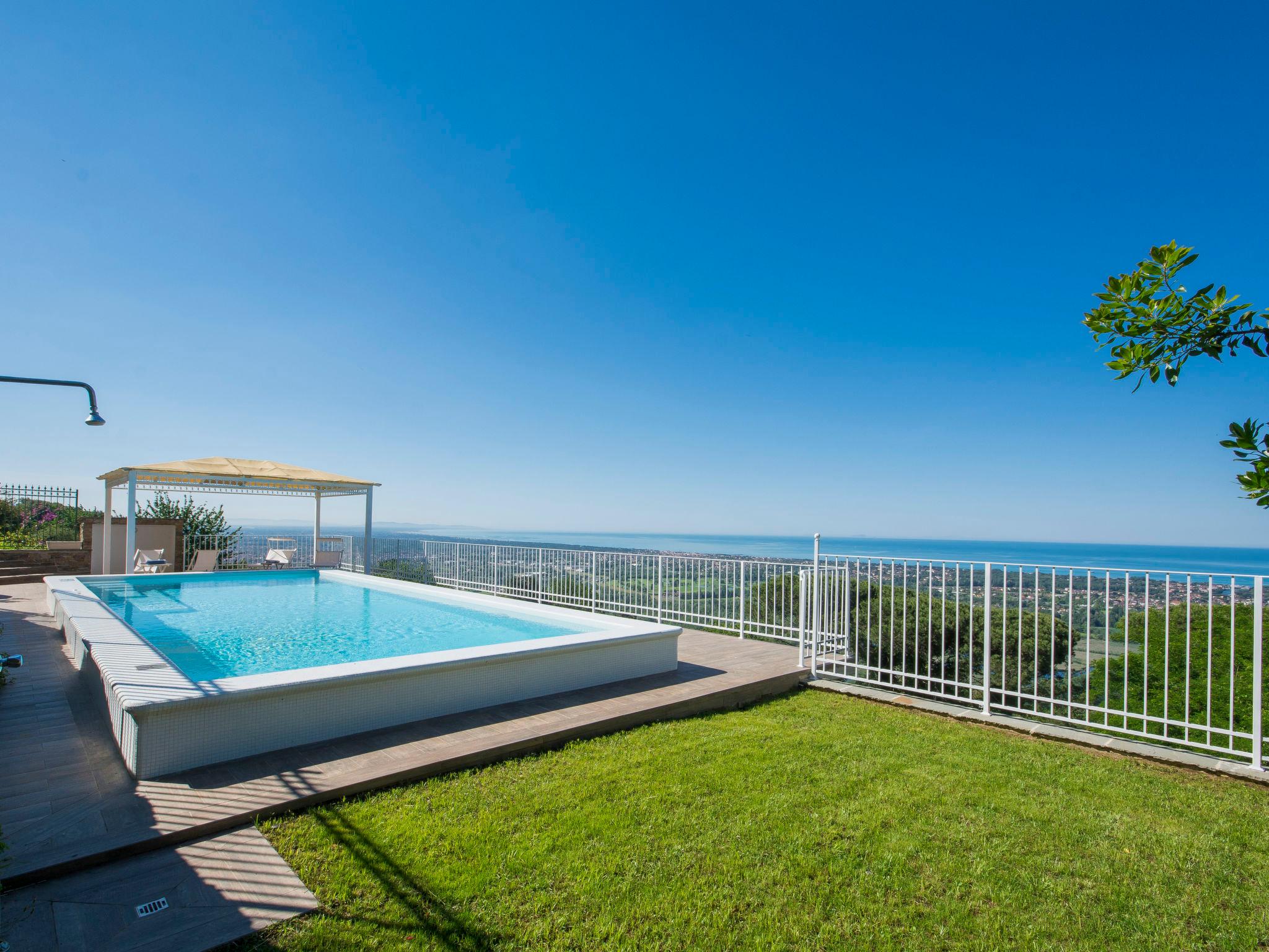 Foto 8 - Casa de 4 quartos em Montignoso com piscina privada e vistas do mar