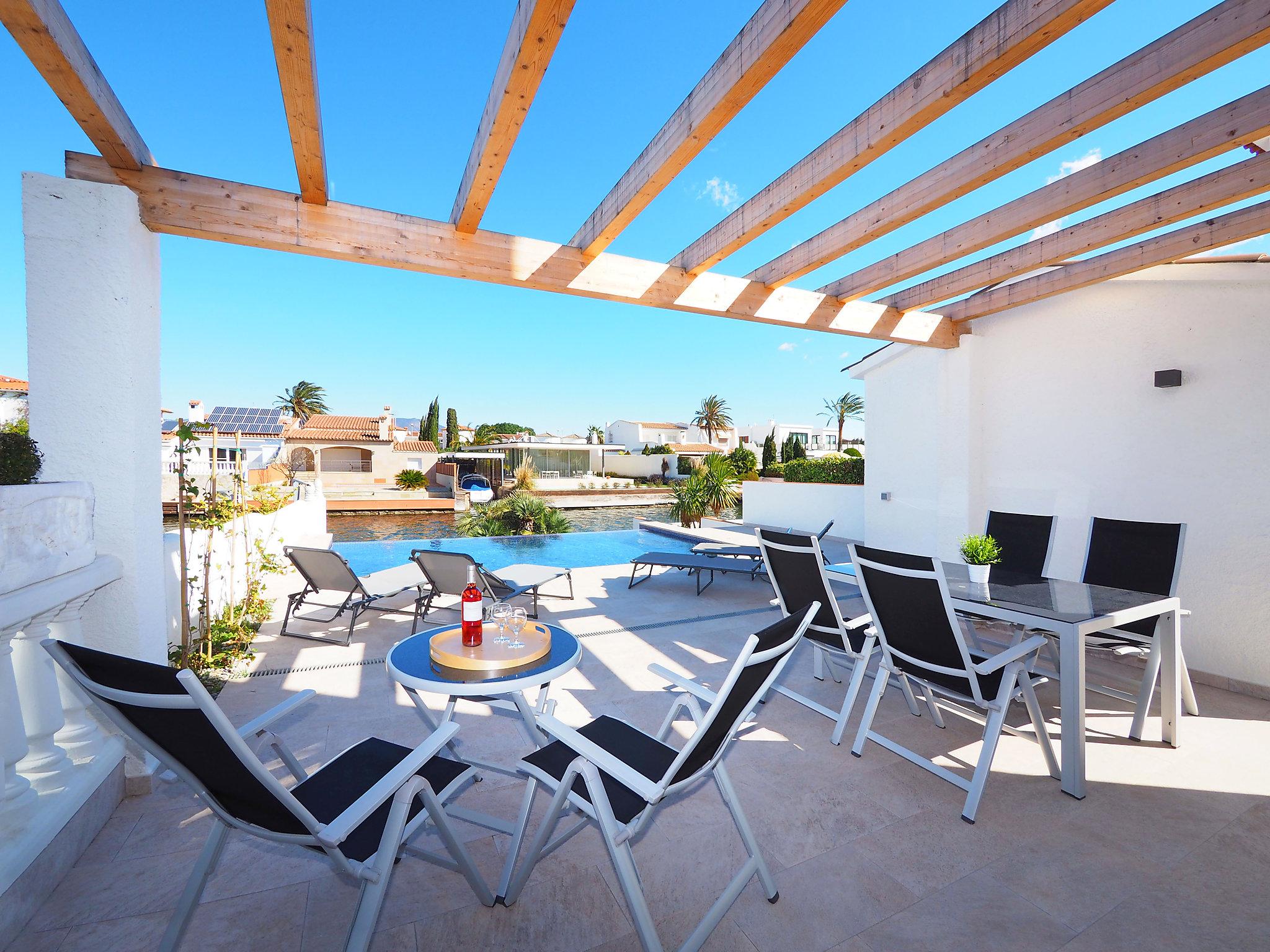 Foto 15 - Casa con 3 camere da letto a Castelló d'Empúries con piscina privata e vista mare