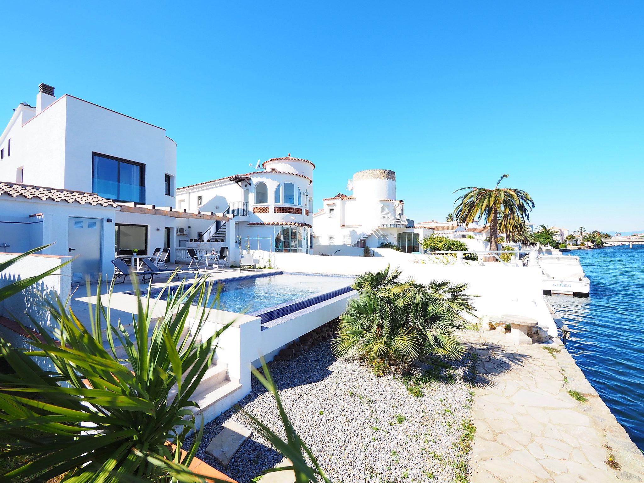 Foto 18 - Casa con 3 camere da letto a Castelló d'Empúries con piscina privata e vista mare