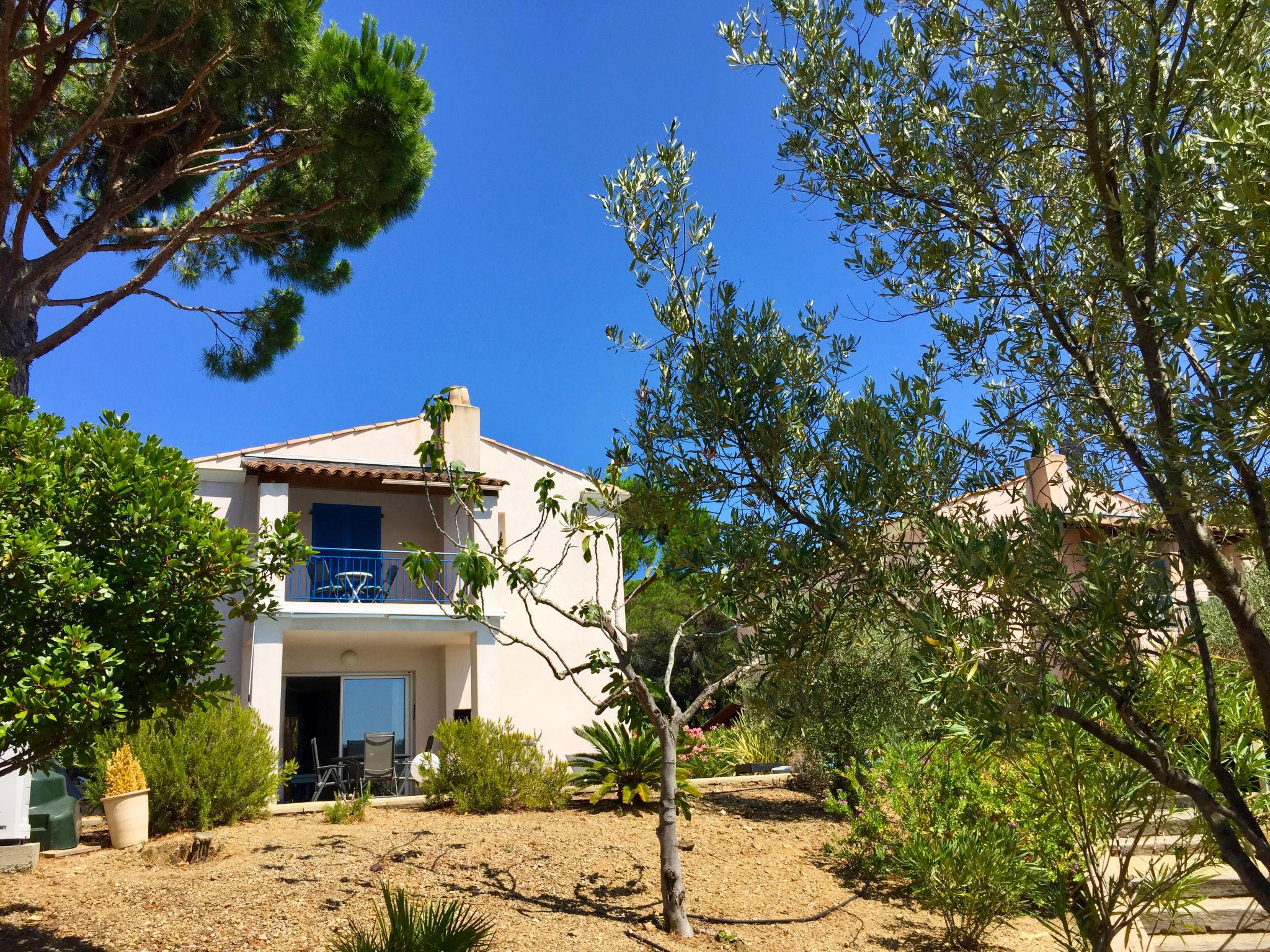 Foto 20 - Casa con 3 camere da letto a Roquebrune-sur-Argens con piscina privata e vista mare