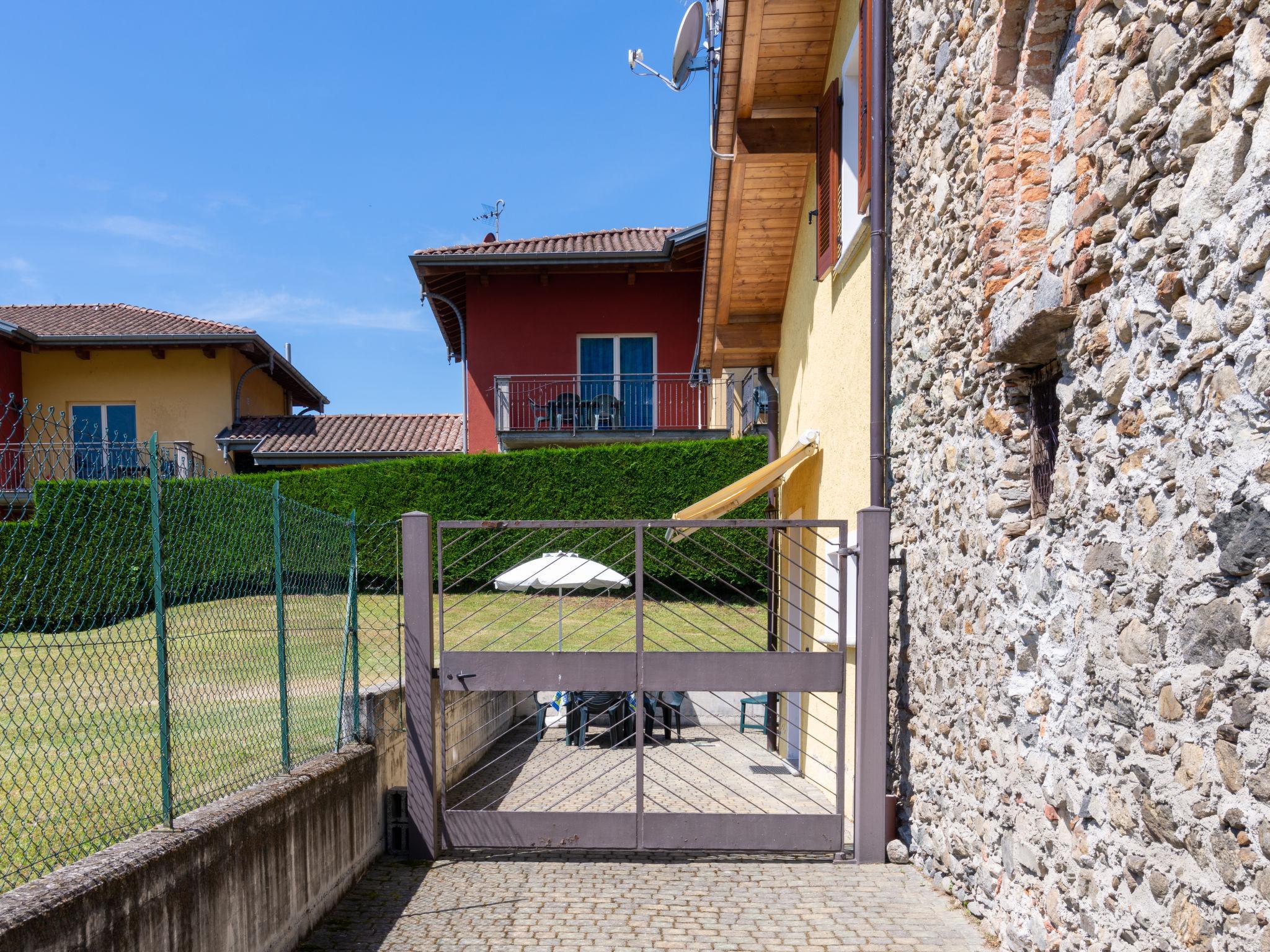 Foto 19 - Haus mit 1 Schlafzimmer in Sorico mit schwimmbad und blick auf die berge