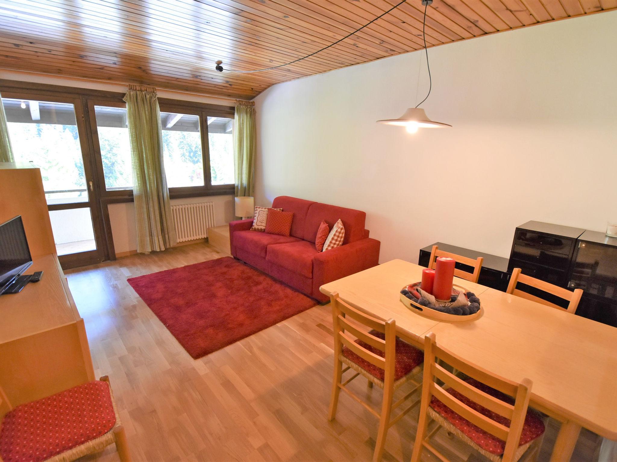 Photo 2 - Appartement de 1 chambre à Pinzolo avec jardin et vues sur la montagne