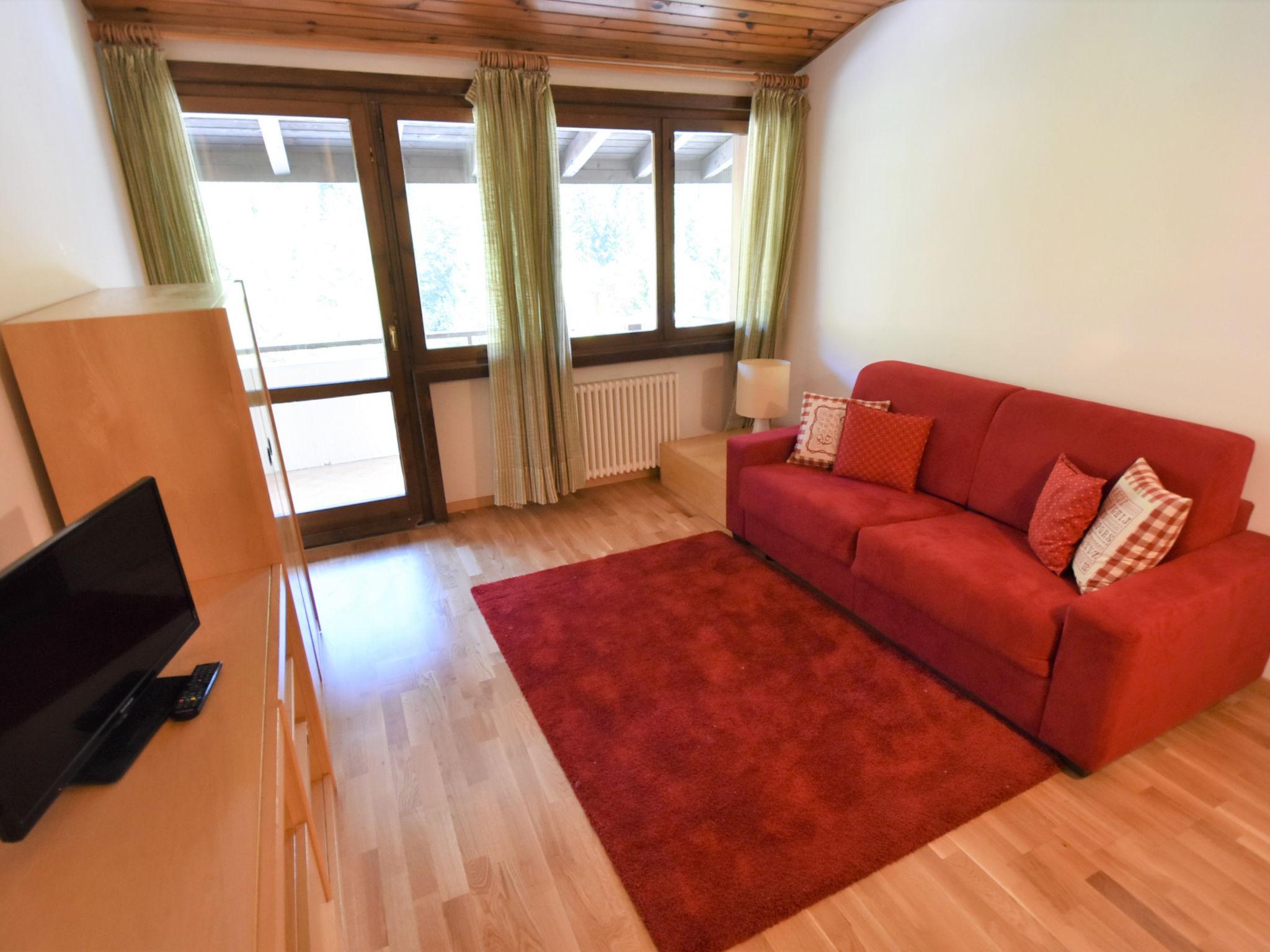 Photo 8 - Appartement de 1 chambre à Pinzolo avec jardin et vues sur la montagne