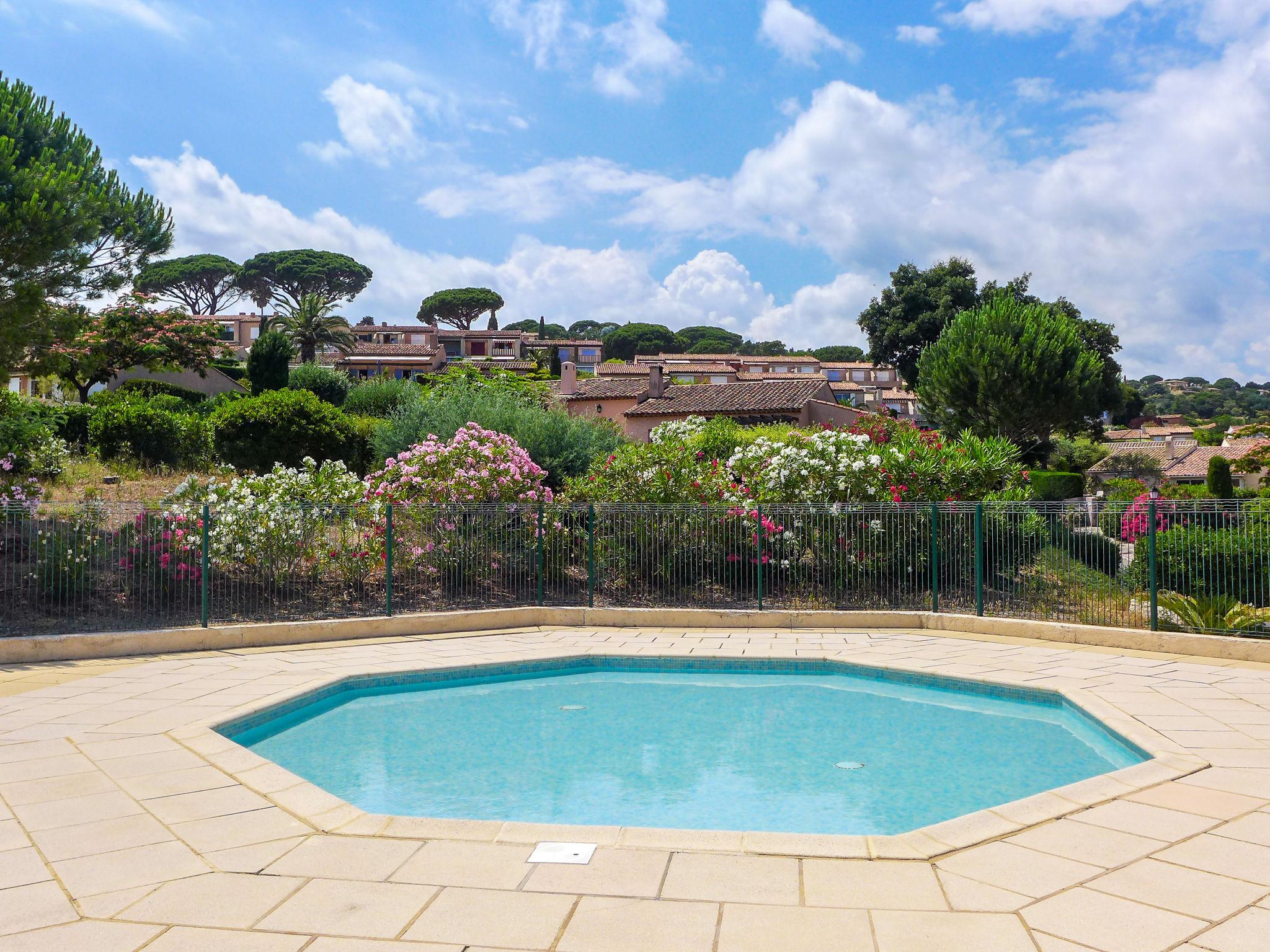 Foto 16 - Appartamento a Sainte-Maxime con piscina e vista mare