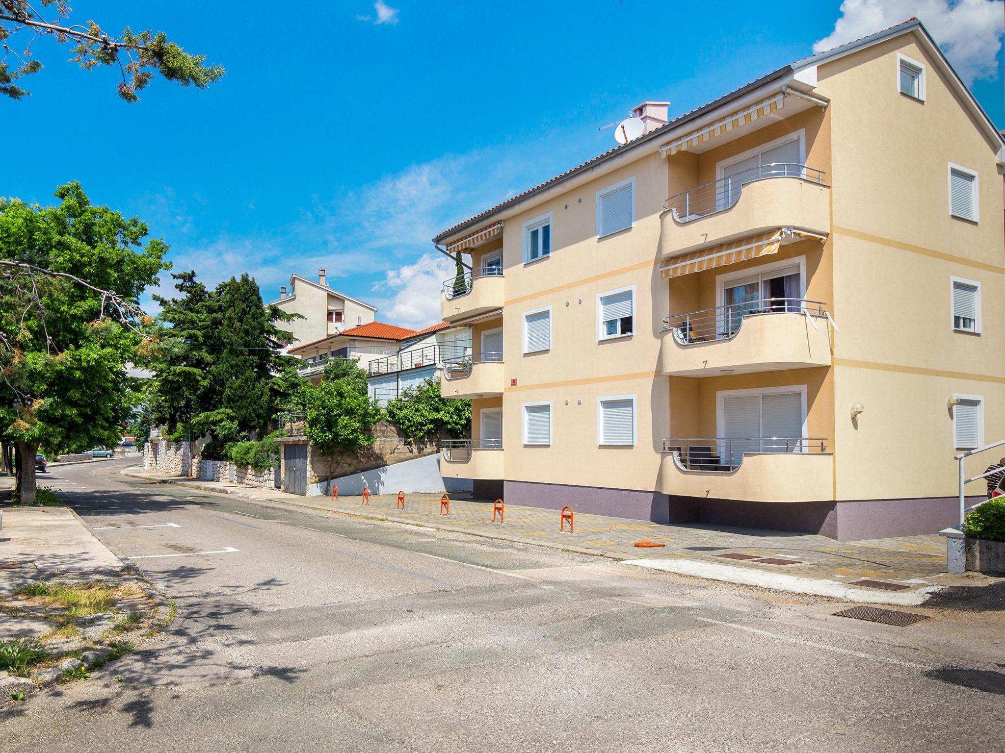 Foto 14 - Apartamento de 2 habitaciones en Novi Vinodolski con vistas al mar