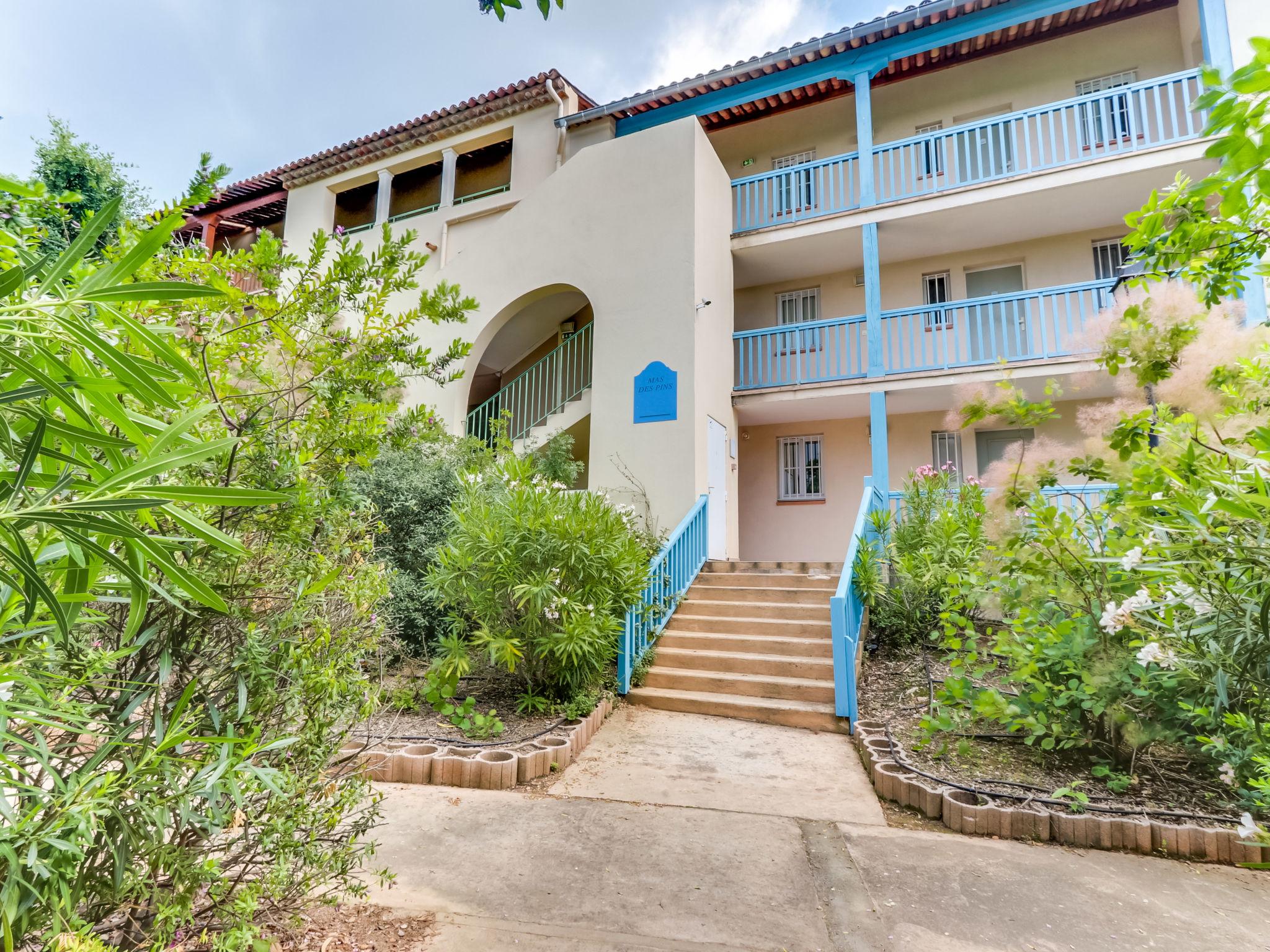 Photo 18 - Appartement de 1 chambre à Roquebrune-sur-Argens avec piscine et jardin