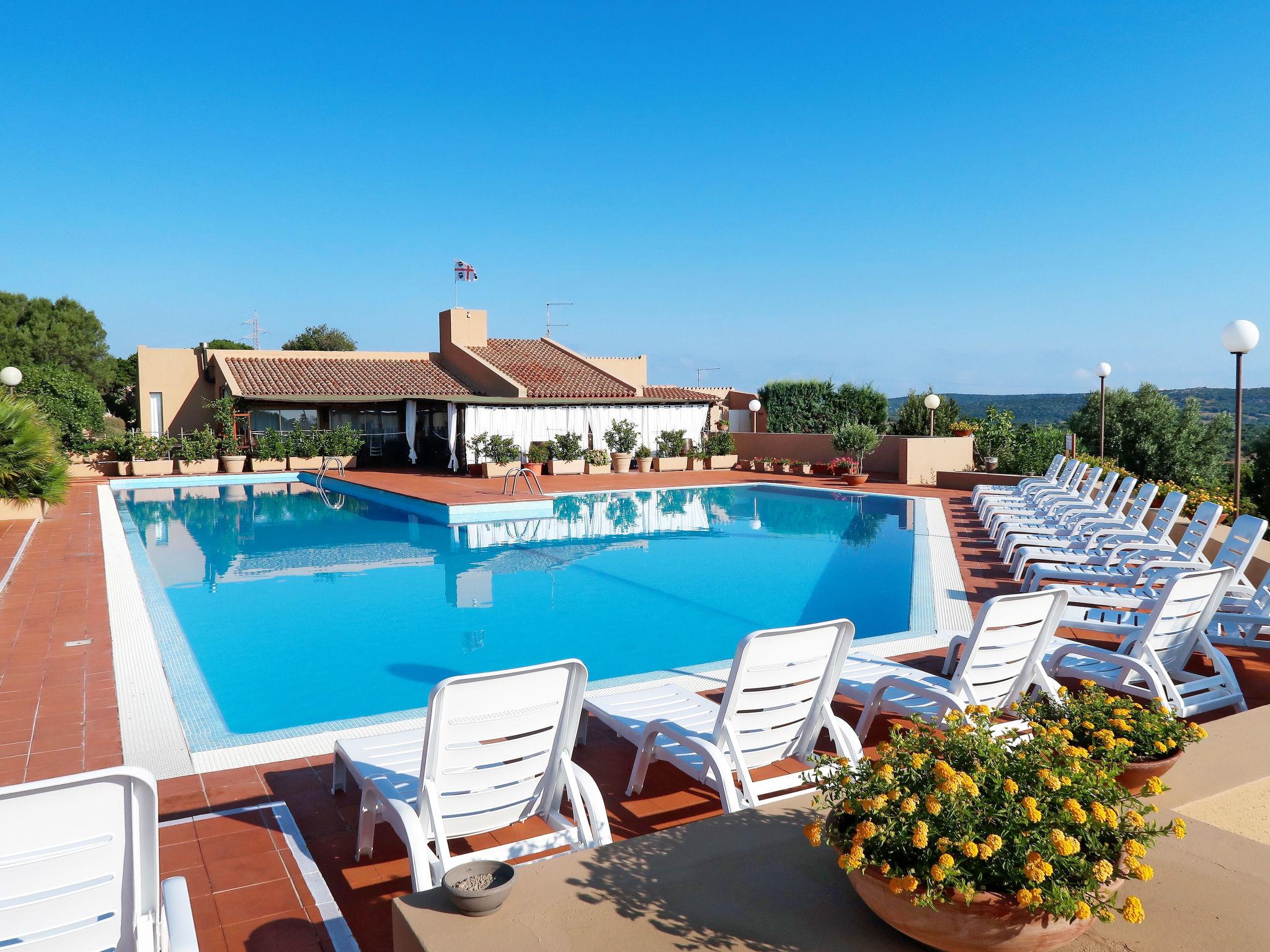 Photo 3 - Maison de 2 chambres à Palau avec piscine et jardin