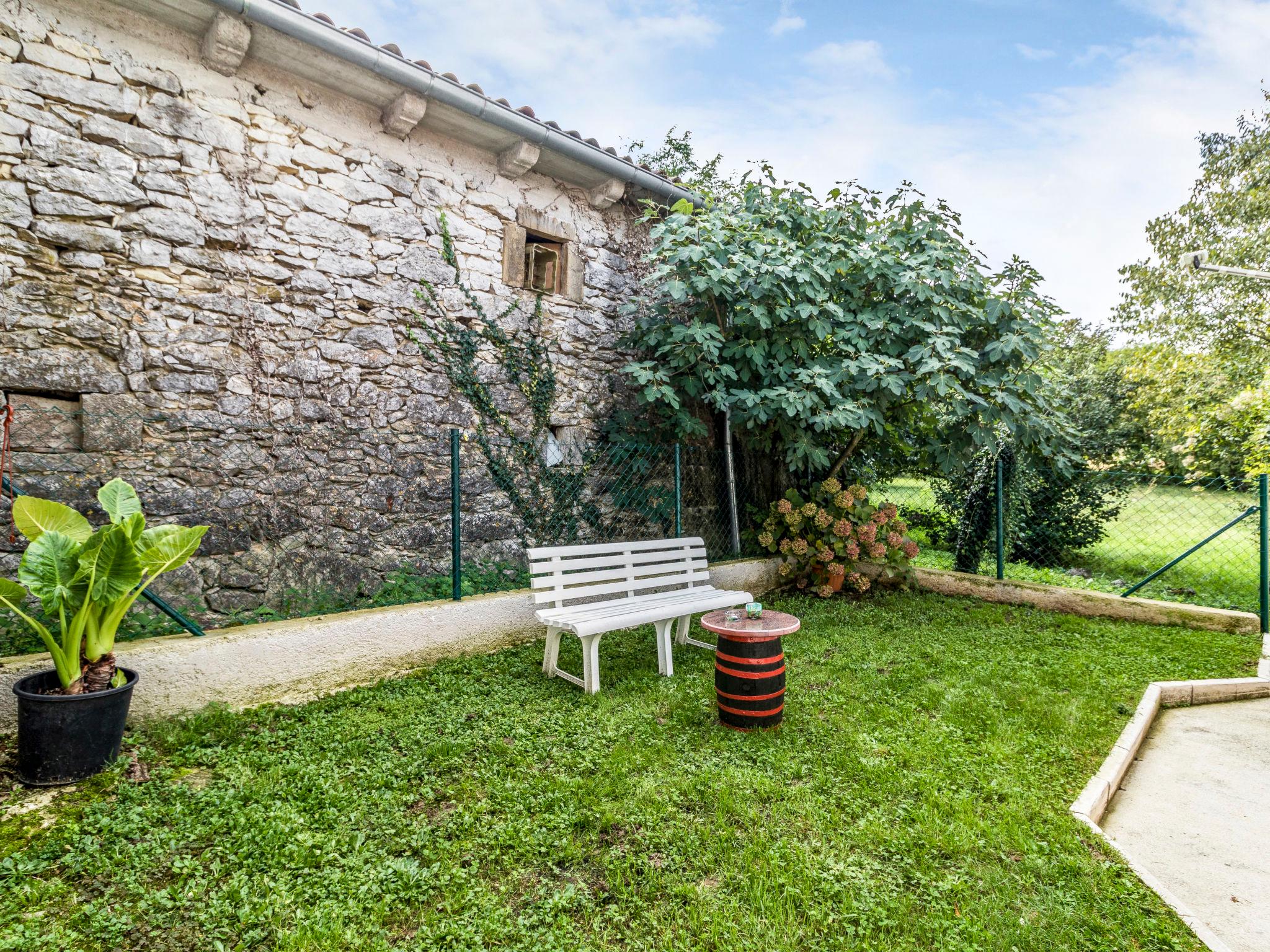 Foto 17 - Casa de 2 habitaciones en Pićan con piscina privada y terraza