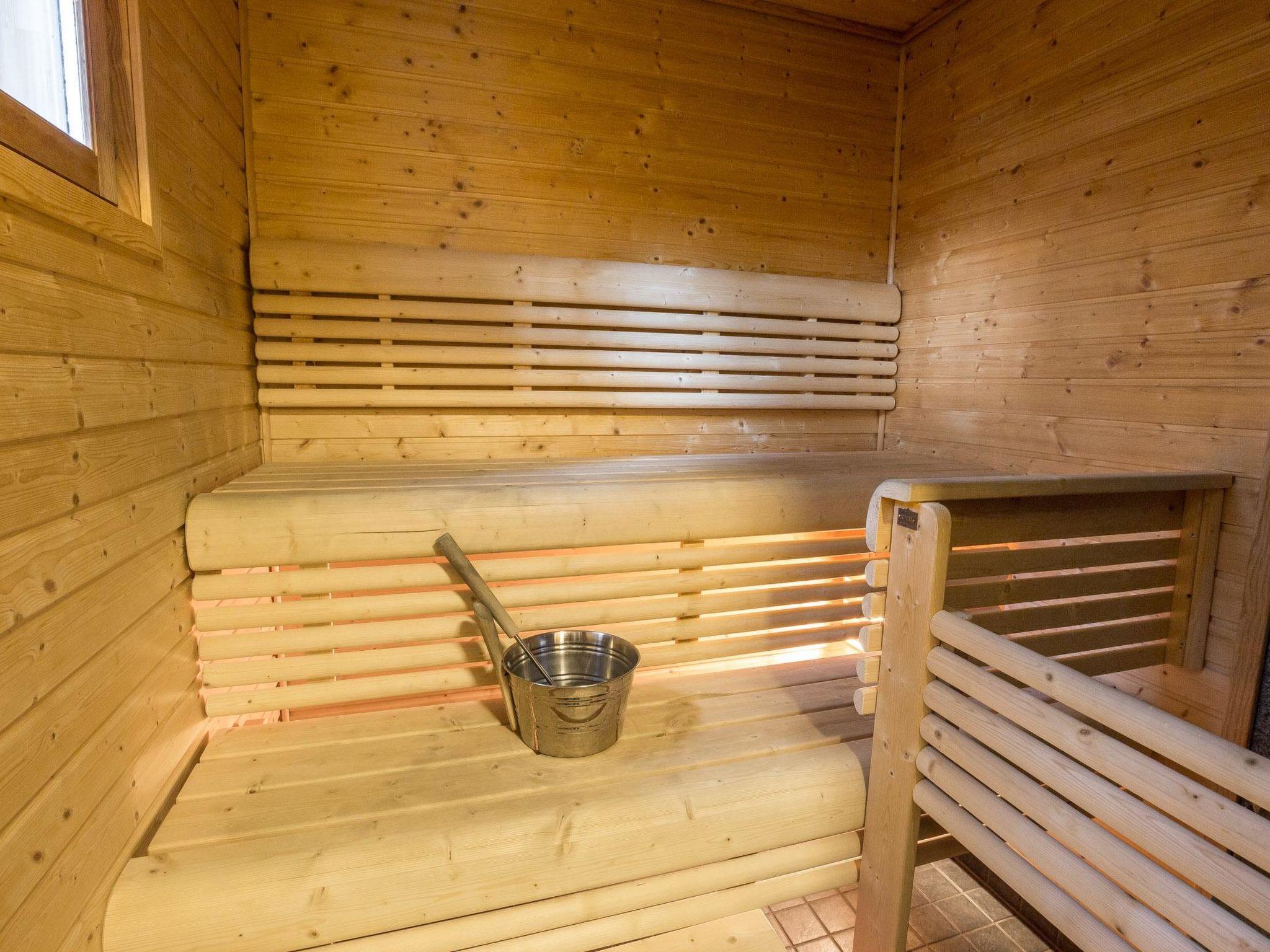 Foto 10 - Casa de 3 habitaciones en Kolari con sauna y vistas a la montaña