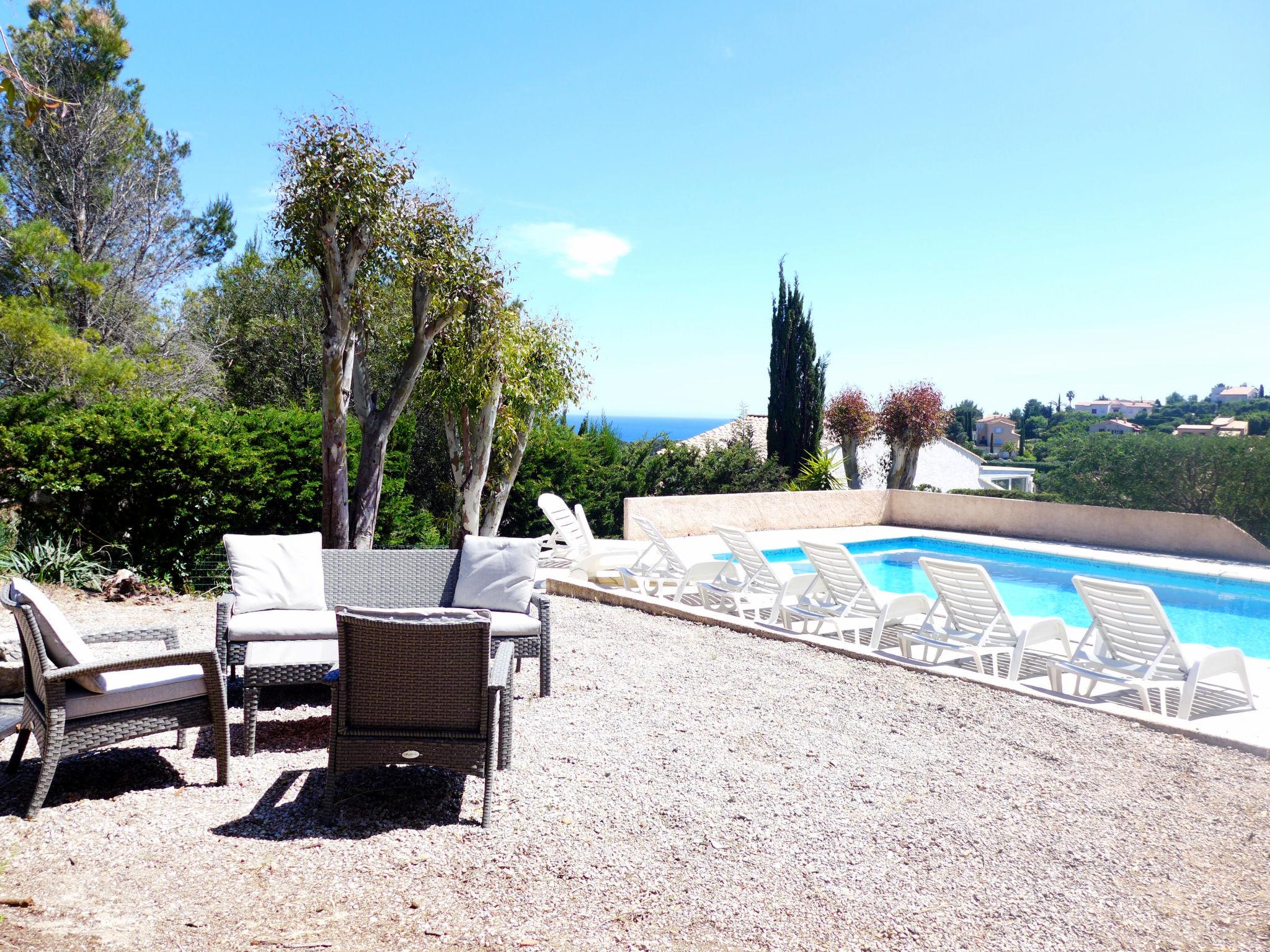 Foto 28 - Casa de 5 quartos em Fréjus com piscina privada e vistas do mar