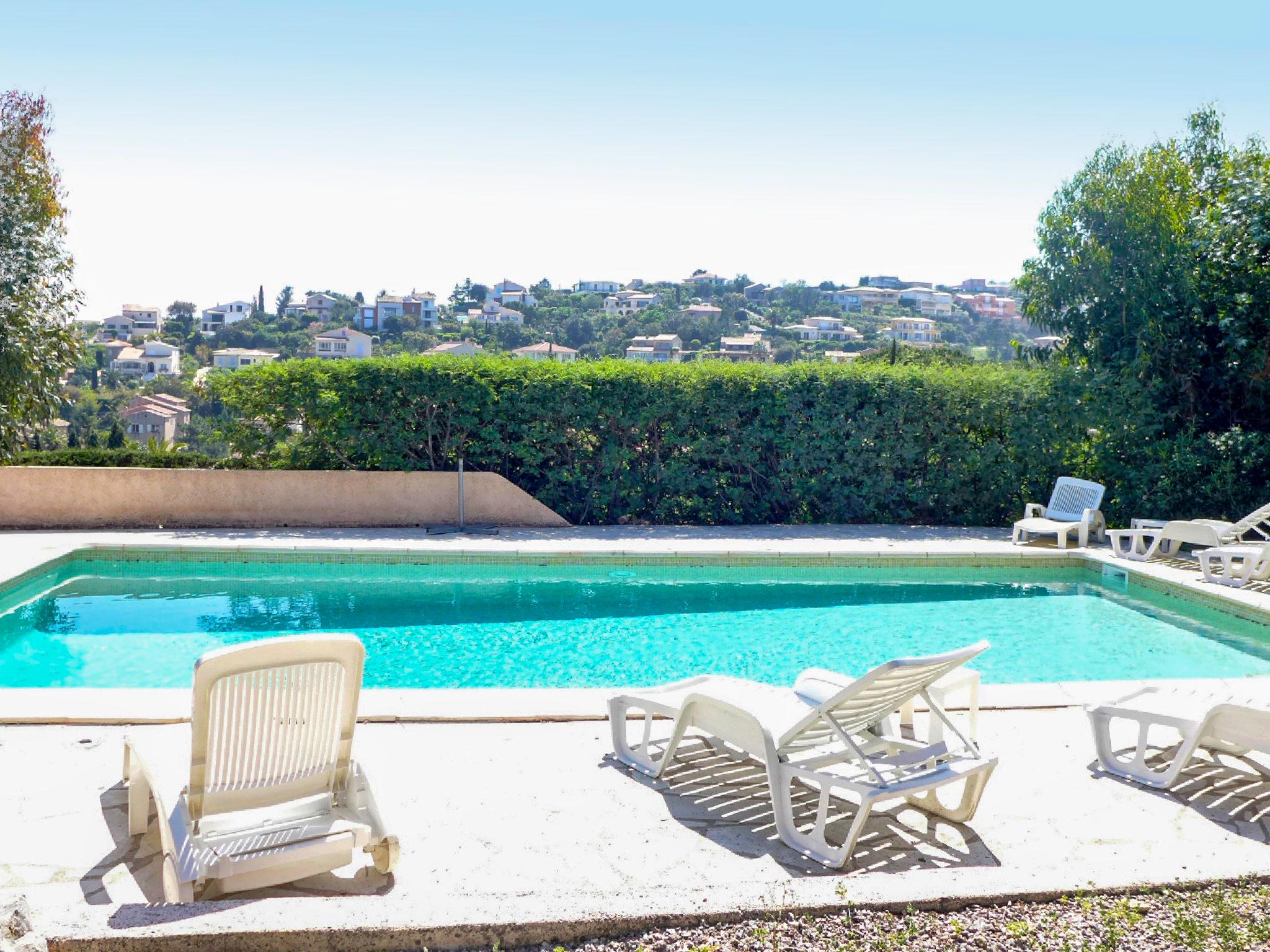 Foto 29 - Casa con 5 camere da letto a Fréjus con piscina privata e vista mare