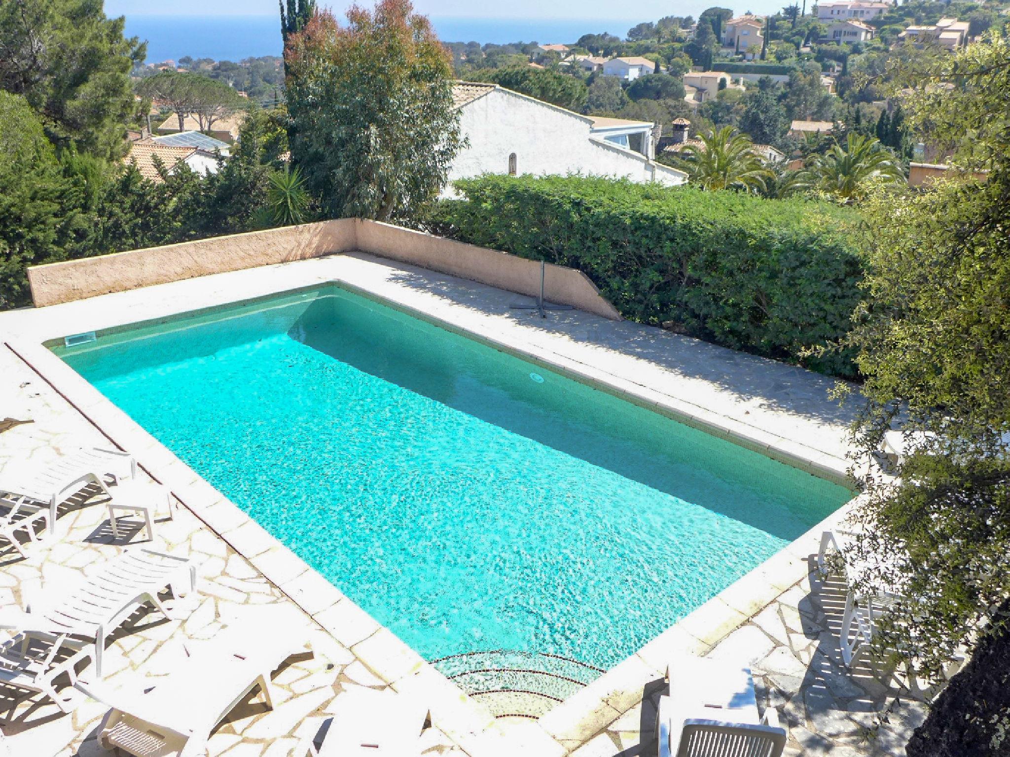 Photo 1 - Maison de 5 chambres à Fréjus avec piscine privée et vues à la mer