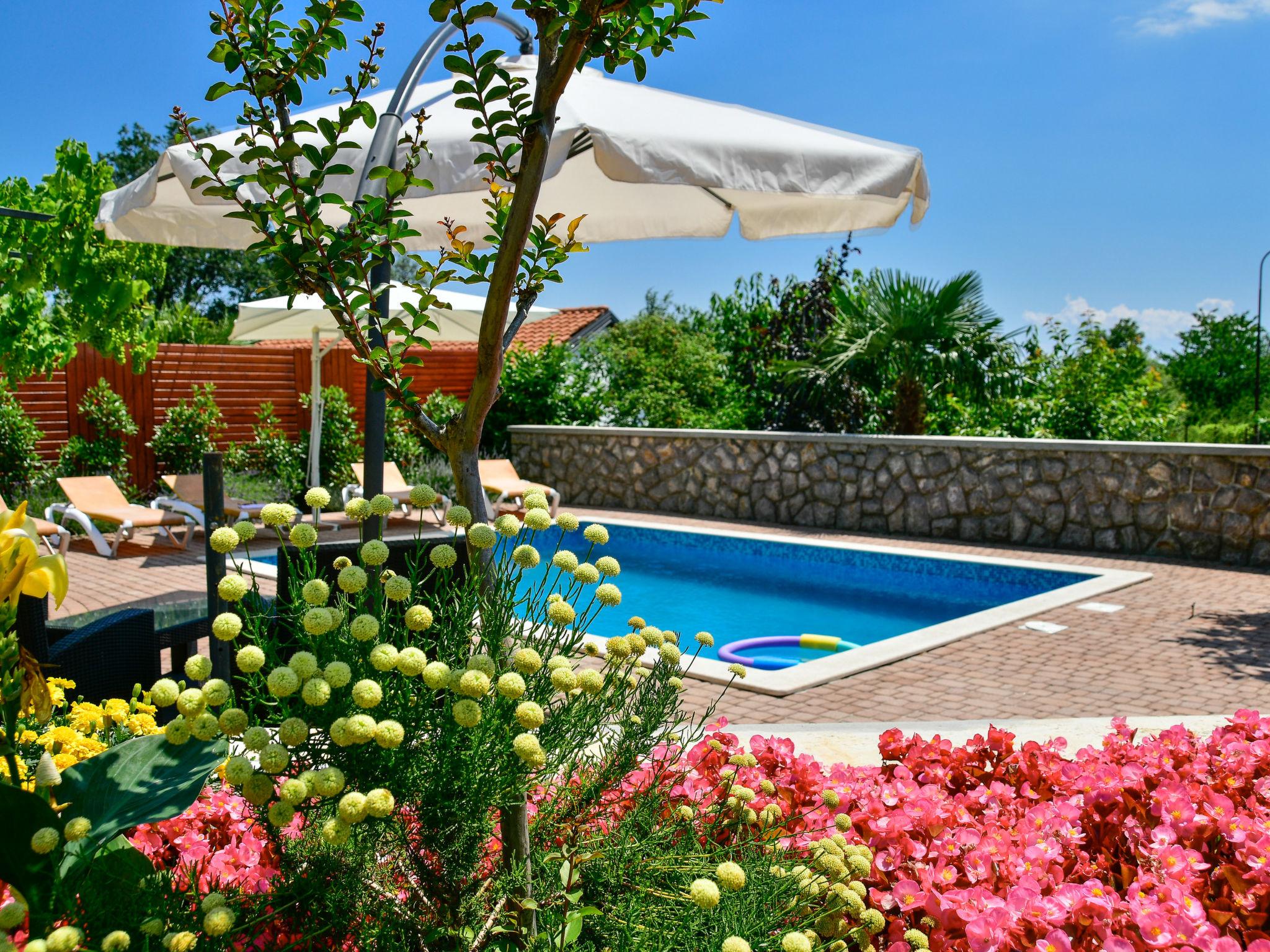 Foto 2 - Apartamento de 3 quartos em Matulji com piscina privada e jardim