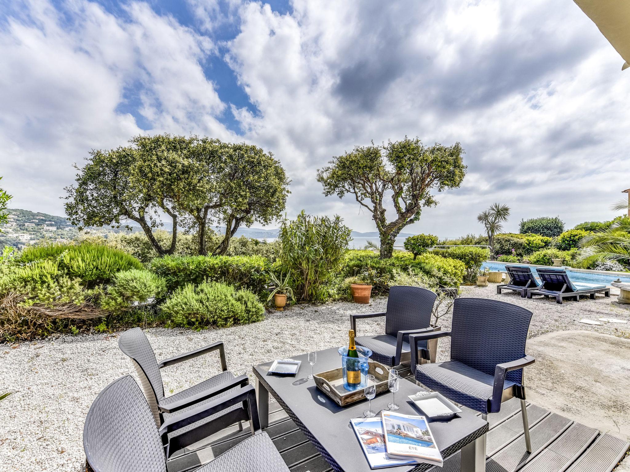 Photo 3 - Appartement de 2 chambres à Cavalaire-sur-Mer avec piscine privée et jardin