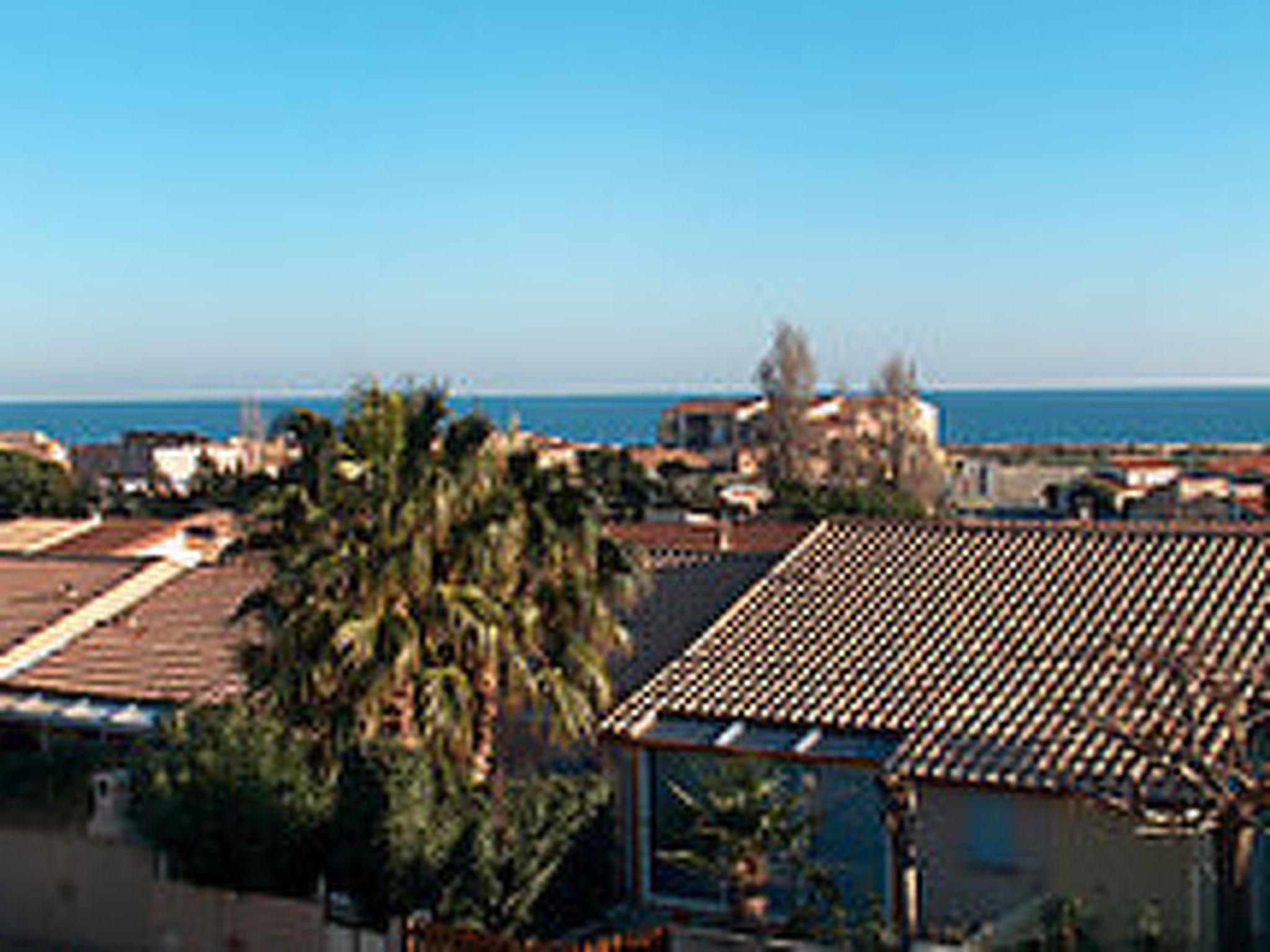 Photo 15 - Maison de 2 chambres à Fleury avec jardin et vues à la mer