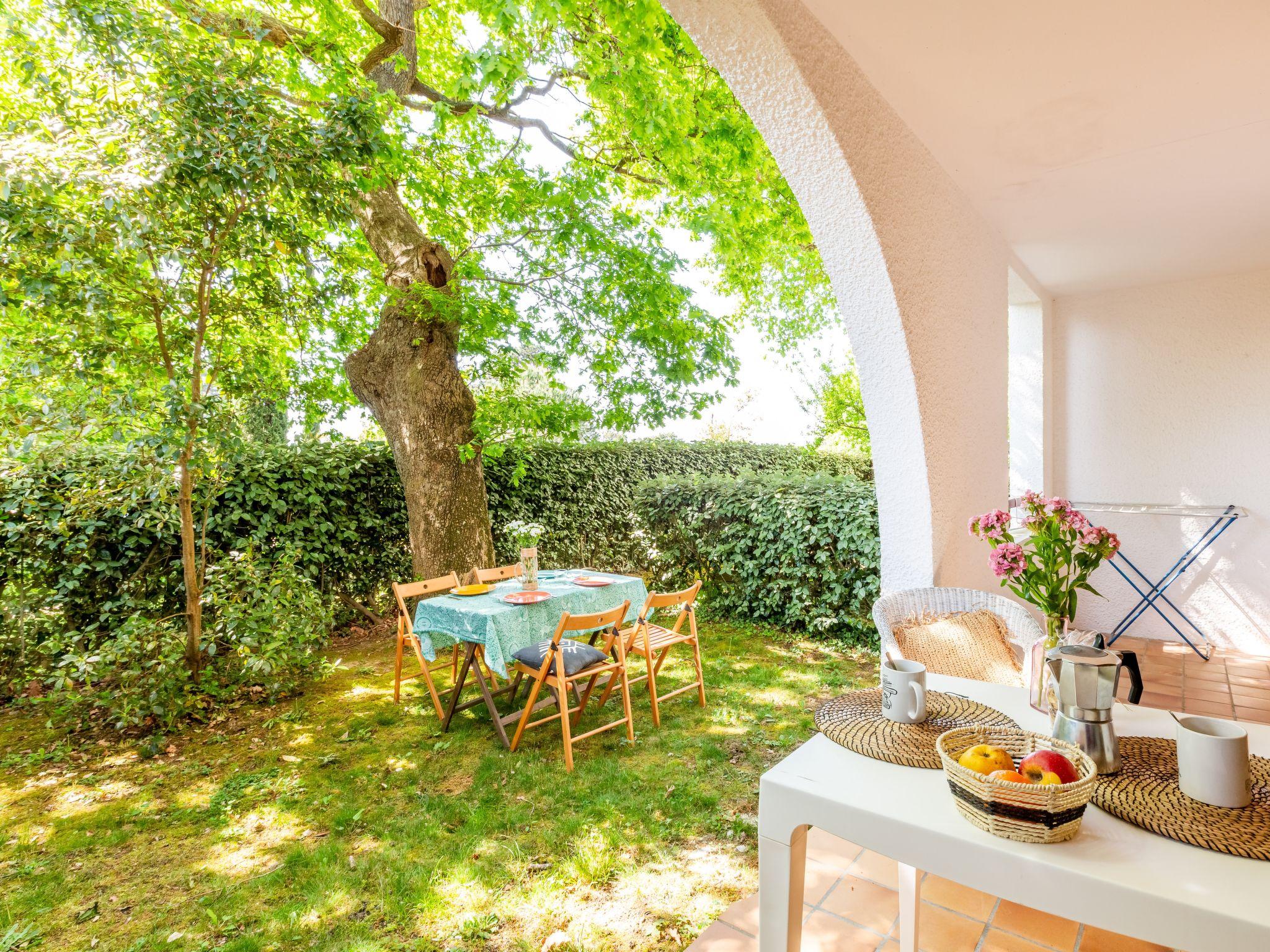 Foto 1 - Apartamento de 1 quarto em Ciboure com piscina e jardim