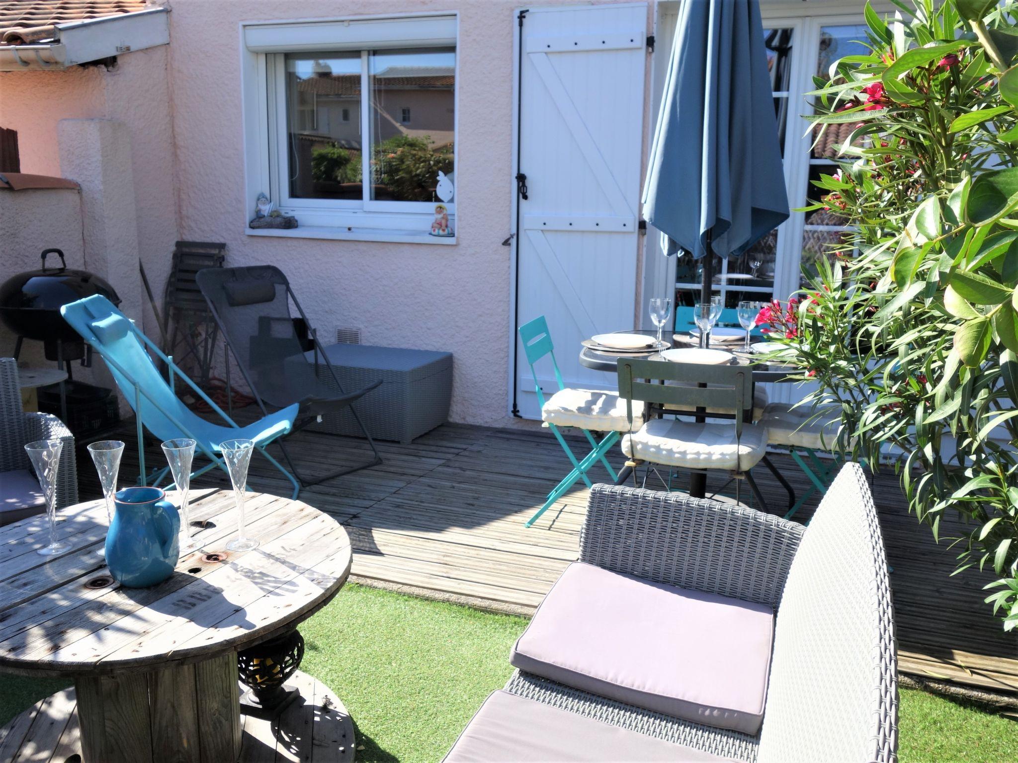 Photo 16 - 2 bedroom House in La Teste-de-Buch with swimming pool and sea view