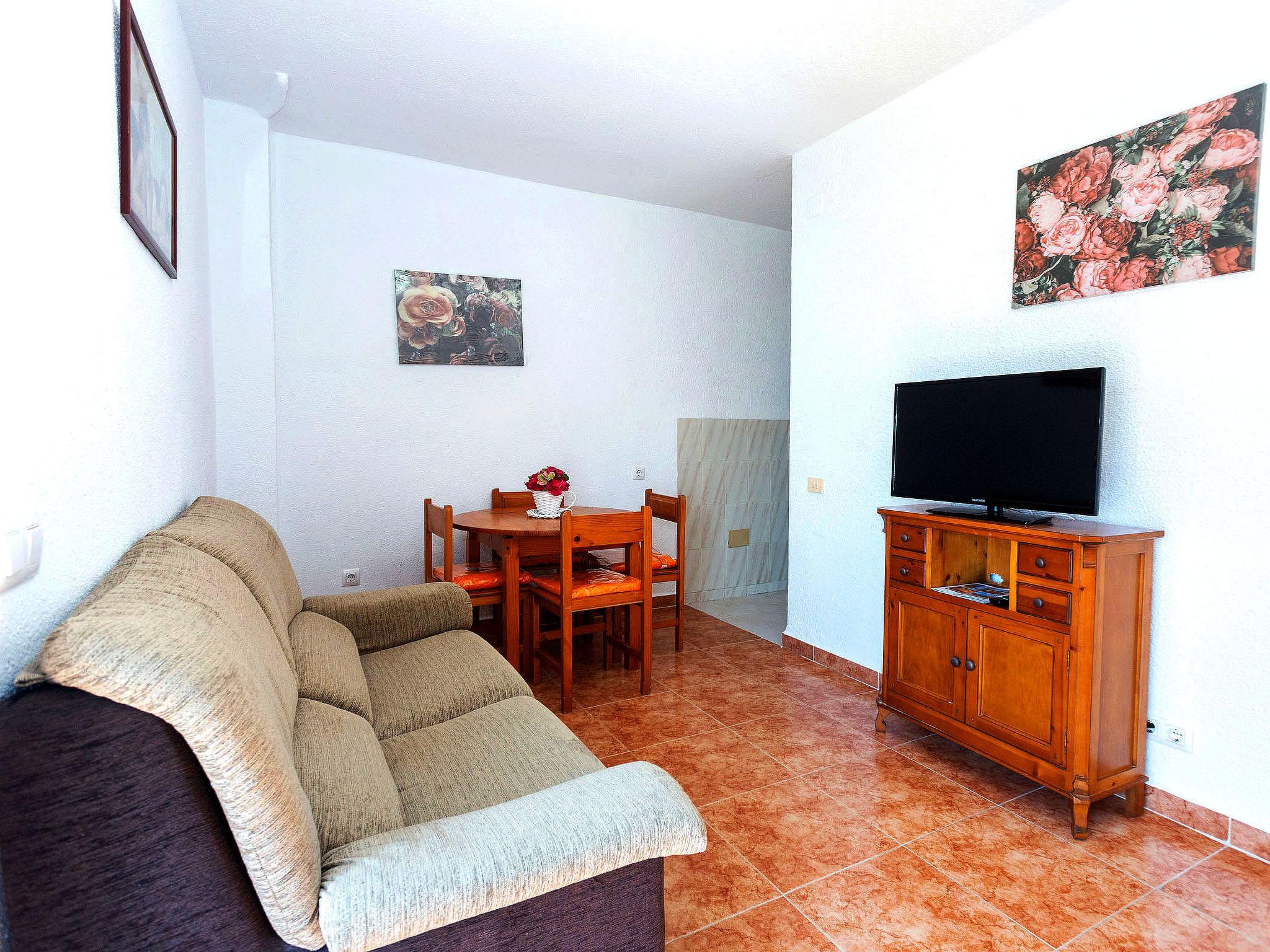 Photo 3 - 2 bedroom Apartment in Alcalà de Xivert with terrace