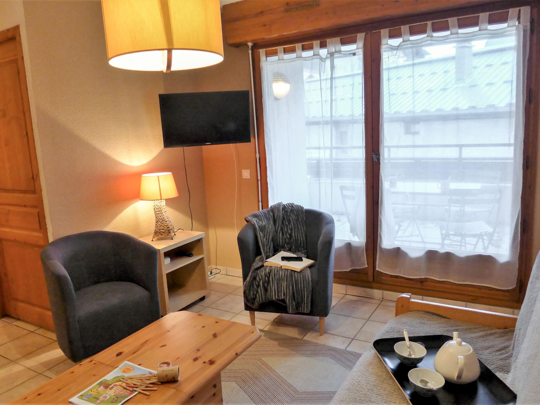 Photo 6 - 1 bedroom Apartment in Chamonix-Mont-Blanc with terrace and mountain view