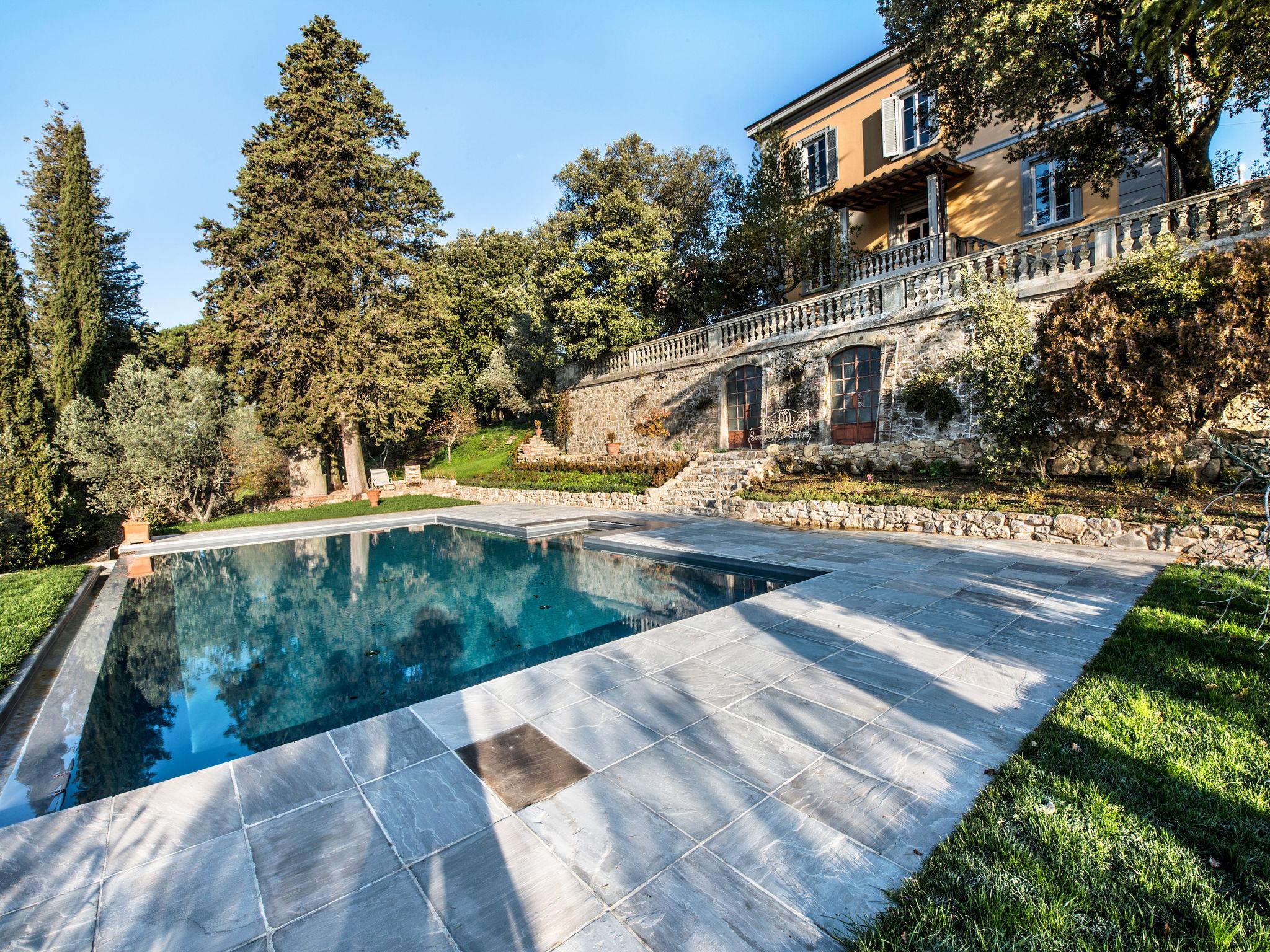 Foto 1 - Casa de 6 quartos em Loro Ciuffenna com piscina privada e jardim
