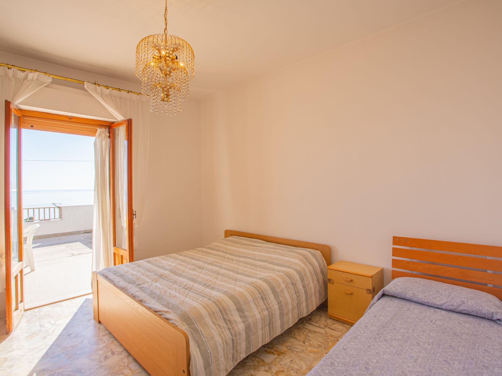 Foto 11 - Apartamento de 3 quartos em Peschici com terraço e vistas do mar