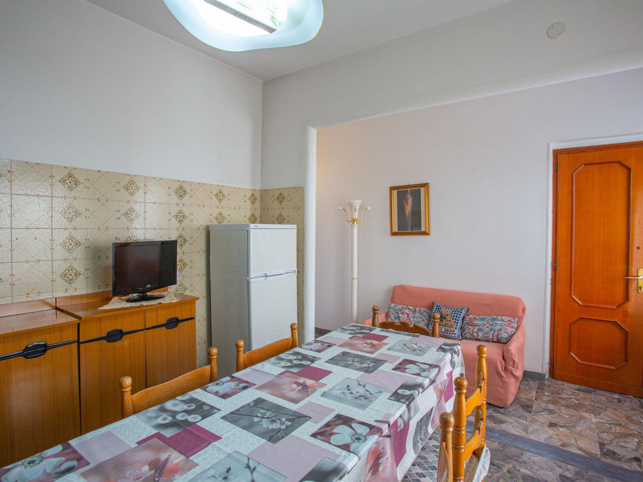 Foto 3 - Appartamento con 3 camere da letto a Peschici con terrazza e vista mare