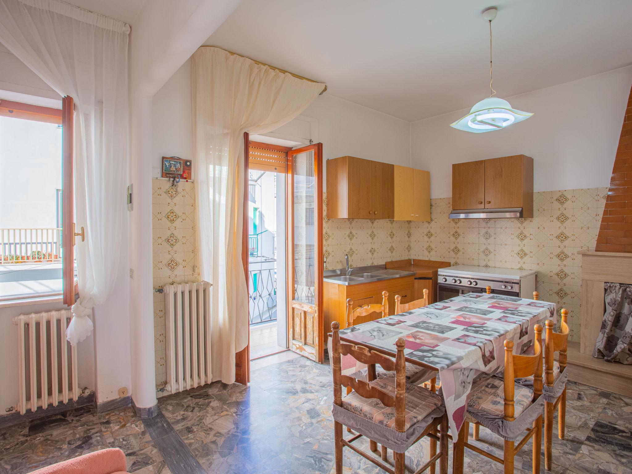 Photo 7 - Appartement de 3 chambres à Peschici avec terrasse et vues à la mer