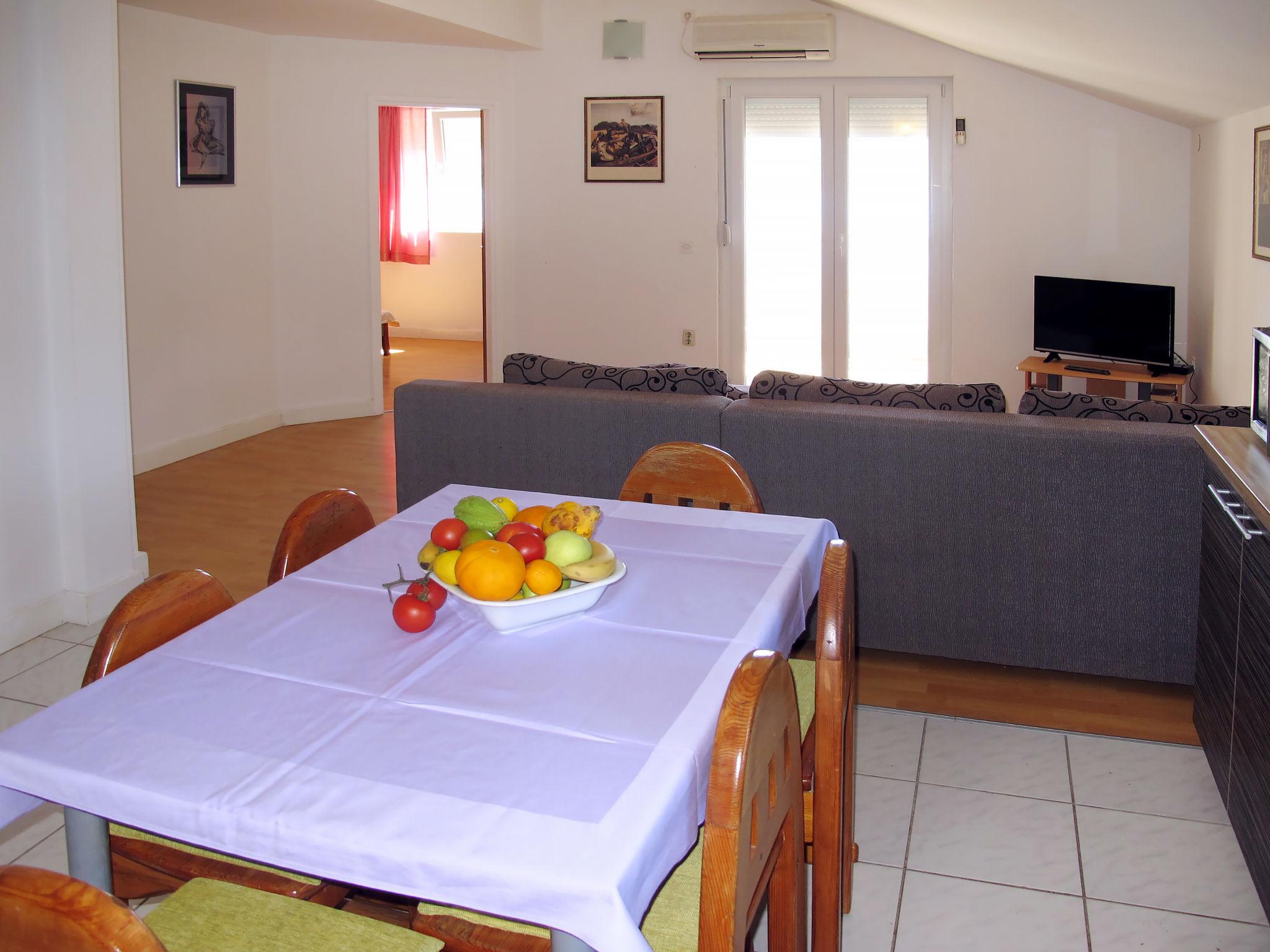 Photo 5 - 3 bedroom Apartment in Novigrad with garden and terrace